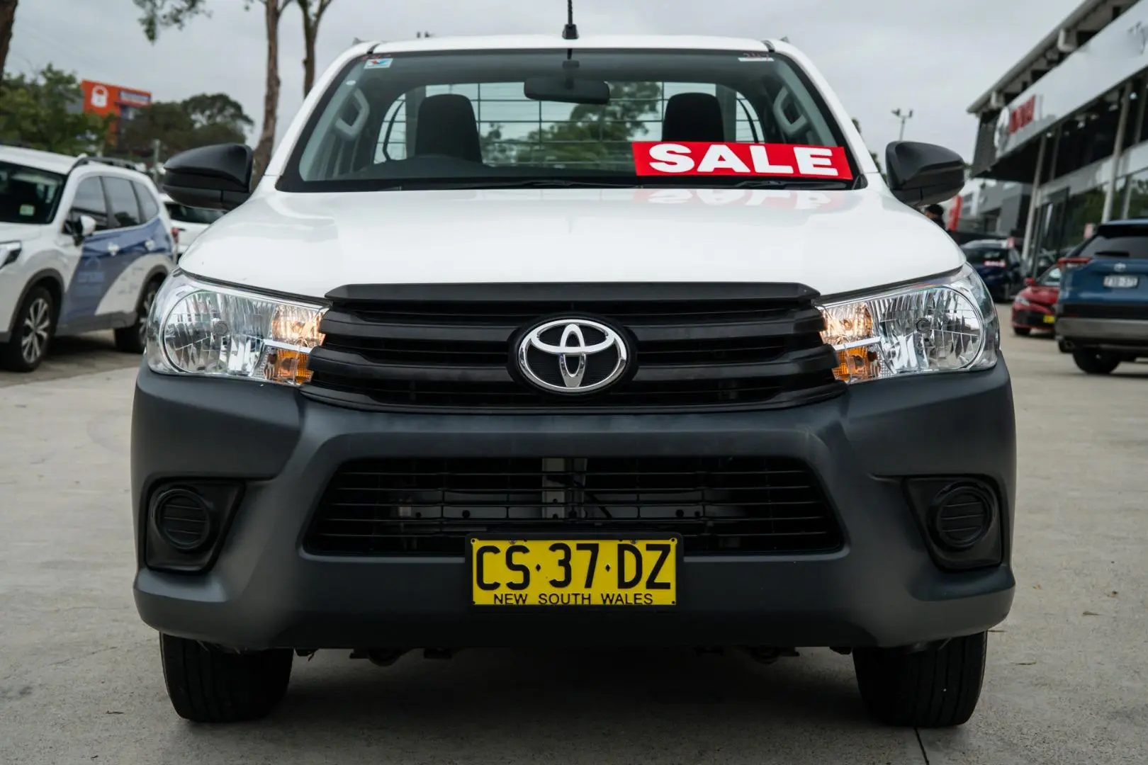 2018 Toyota Hilux Gallery Image 4