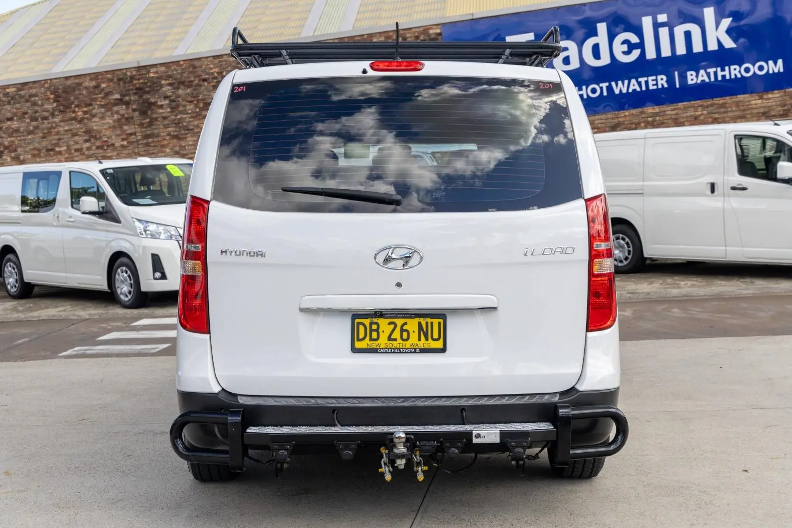 2017 Hyundai iLoad Gallery Image 5
