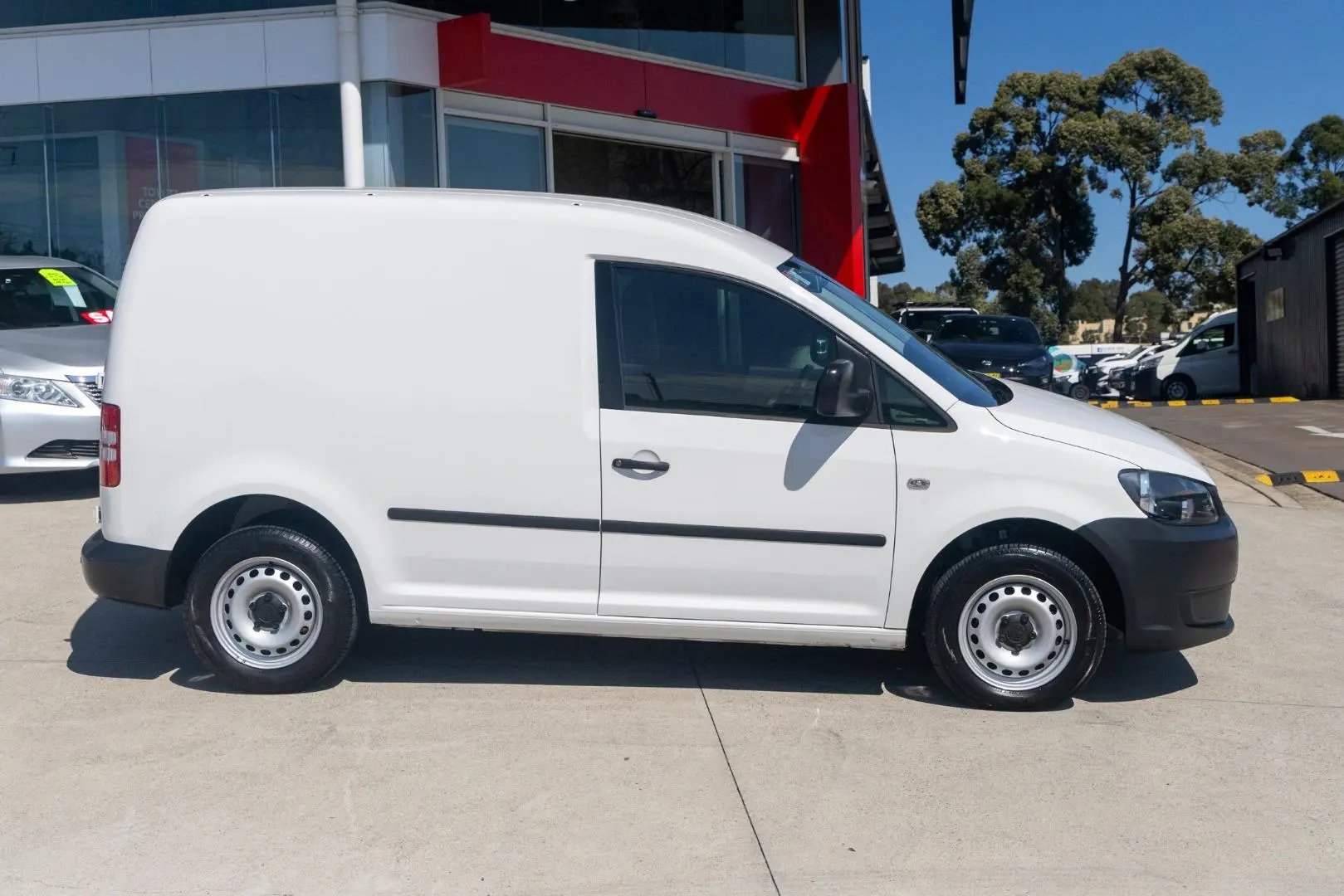 2015 Volkswagen Caddy Gallery Image 3