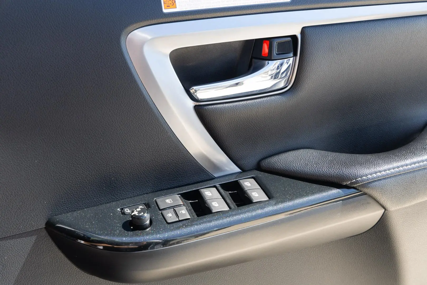 2022 Toyota Fortuner Gallery Image 16