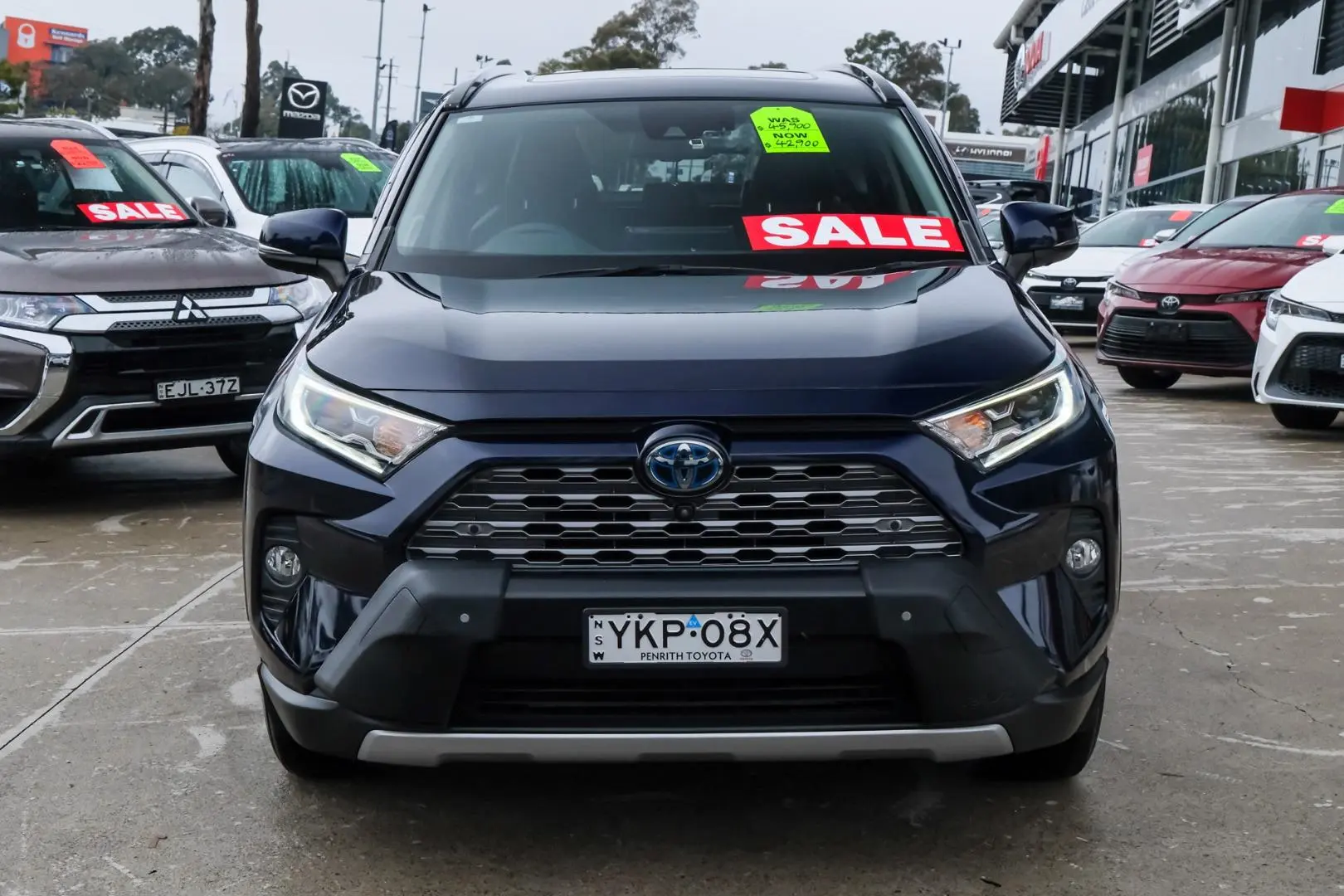 2020 Toyota RAV4 Gallery Image 4