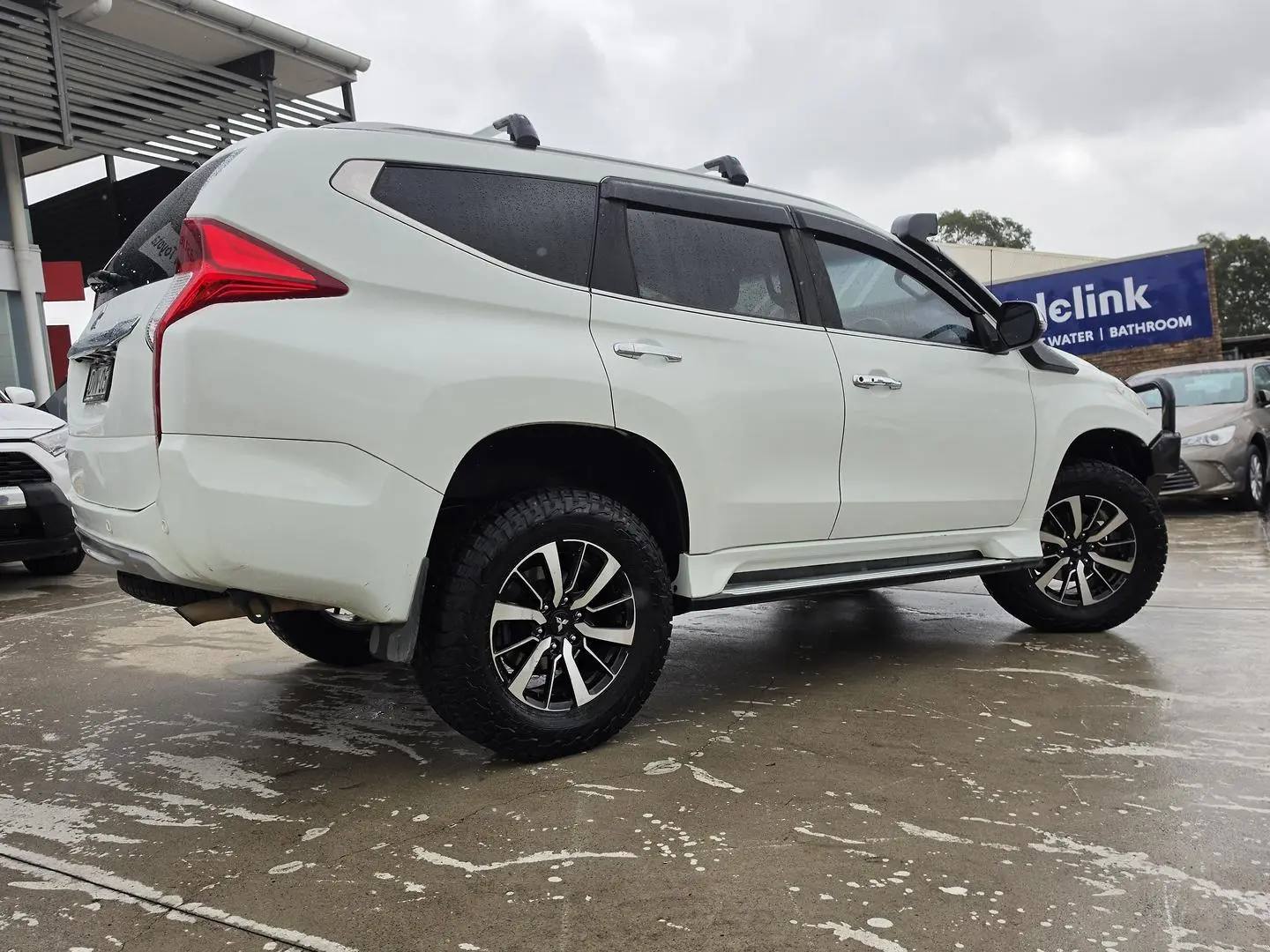 2017 Mitsubishi Pajero Sport Gallery Image 35