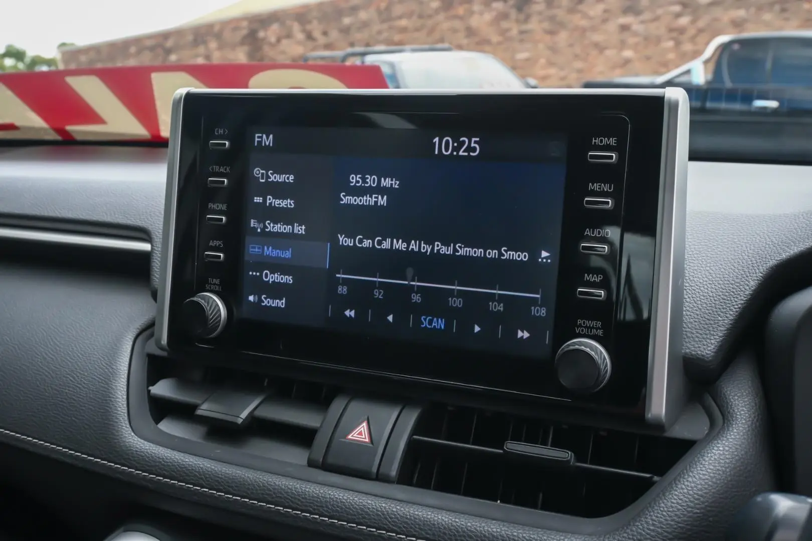 2021 Toyota RAV4 Gallery Image 17