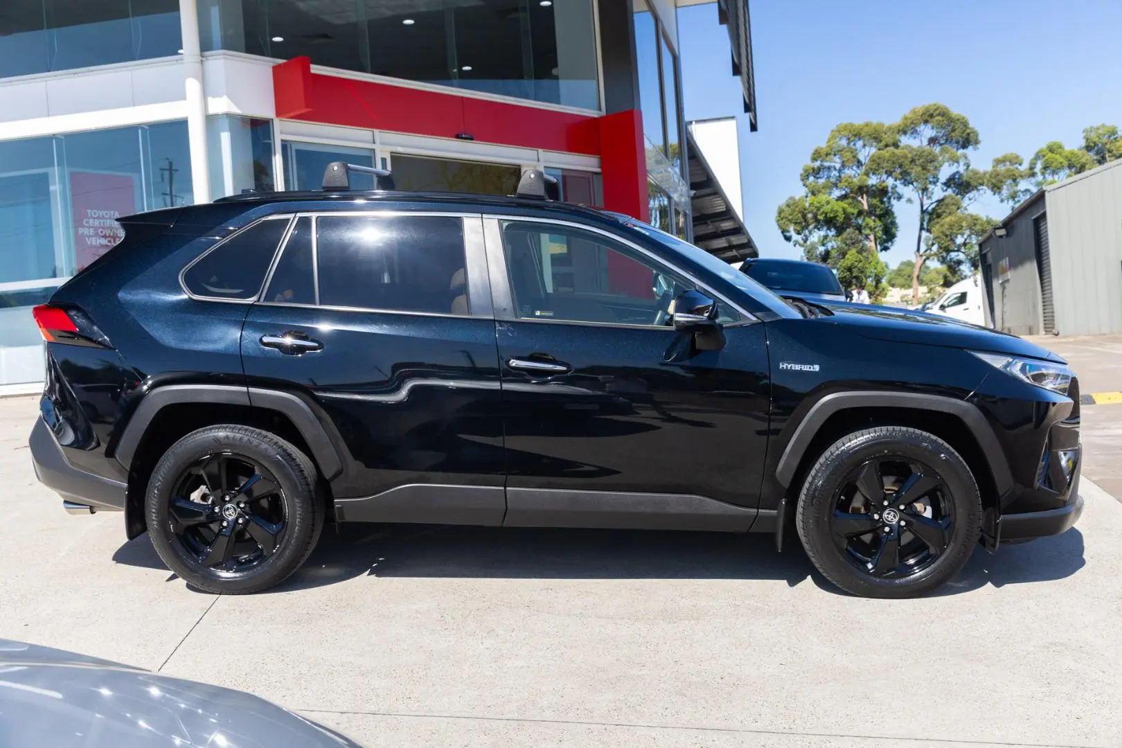 2021 Toyota RAV4 Gallery Image 3