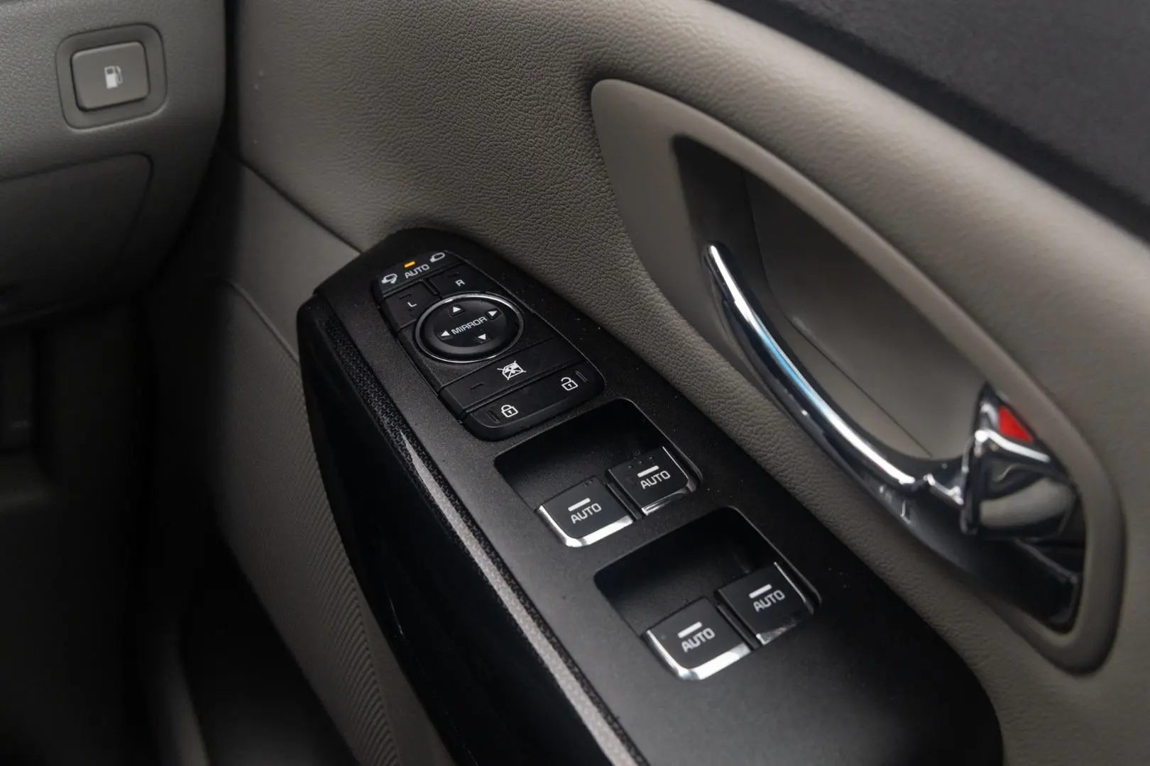 2020 Kia Carnival Gallery Image 19