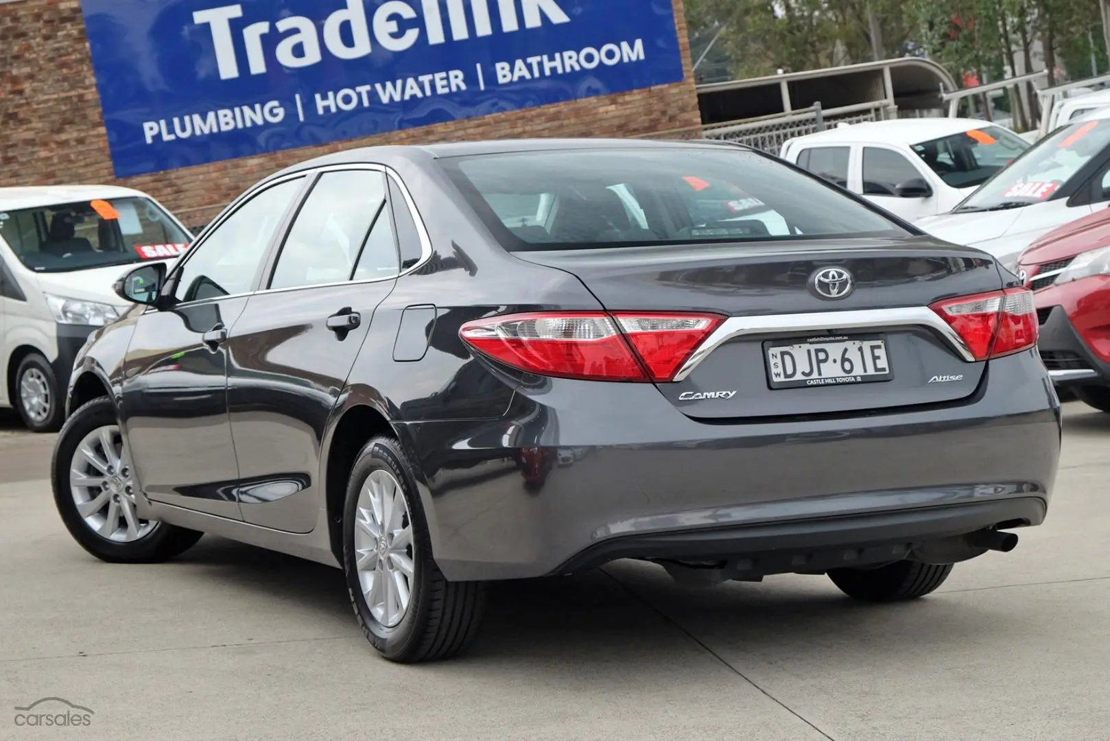 2016 Toyota Camry Image 2