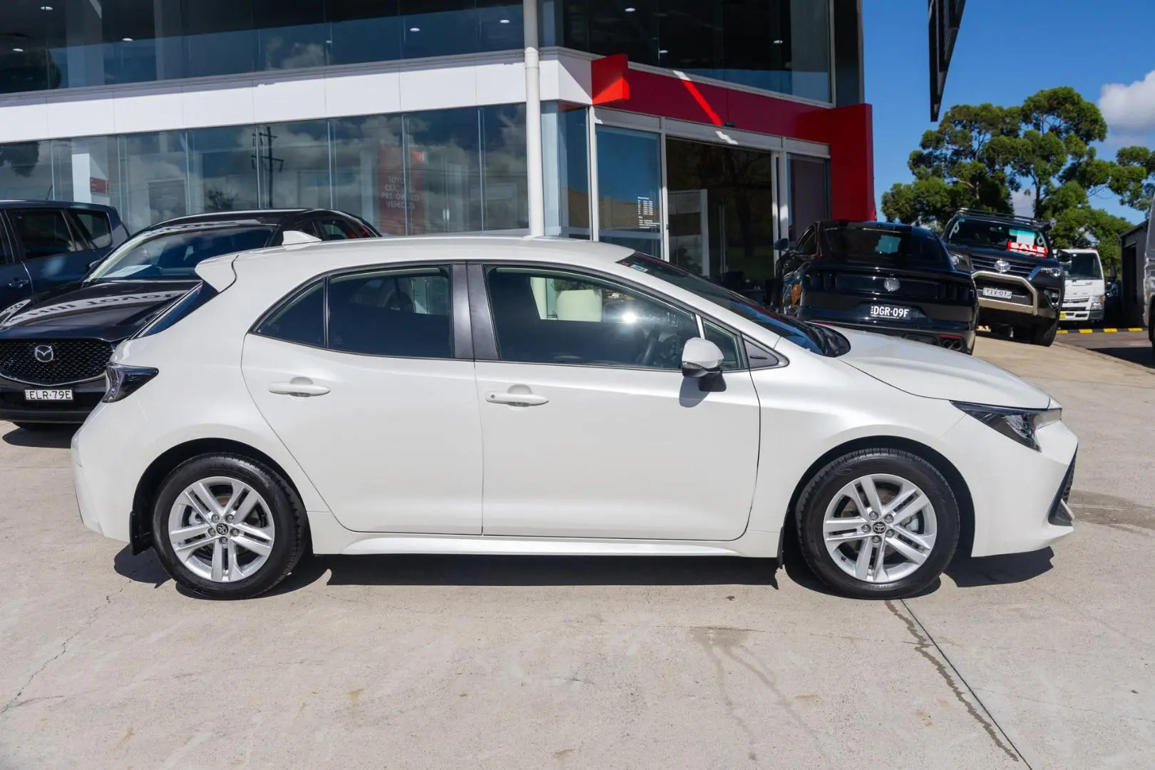 2019 Toyota Corolla Gallery Image 3