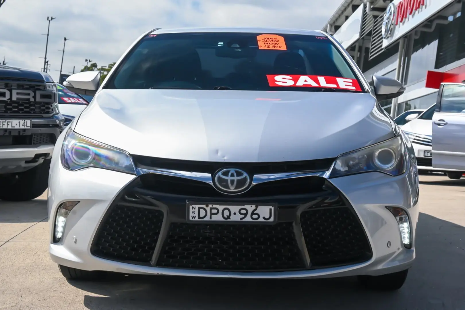 2016 Toyota Camry Gallery Image 4