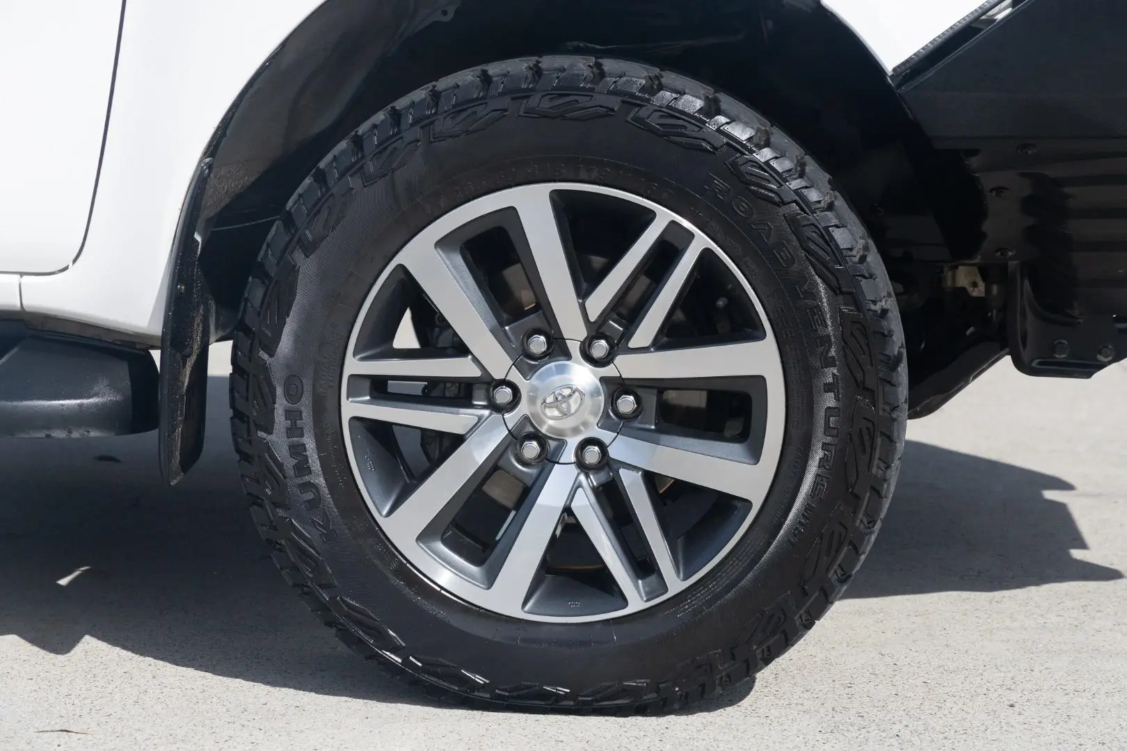 2019 Toyota Hilux Gallery Image 23