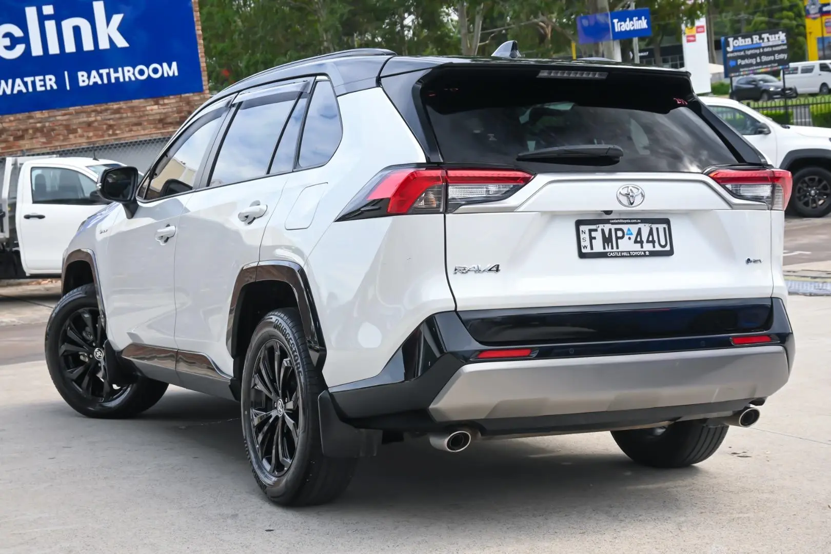 2024 Toyota RAV4 Gallery Image 2