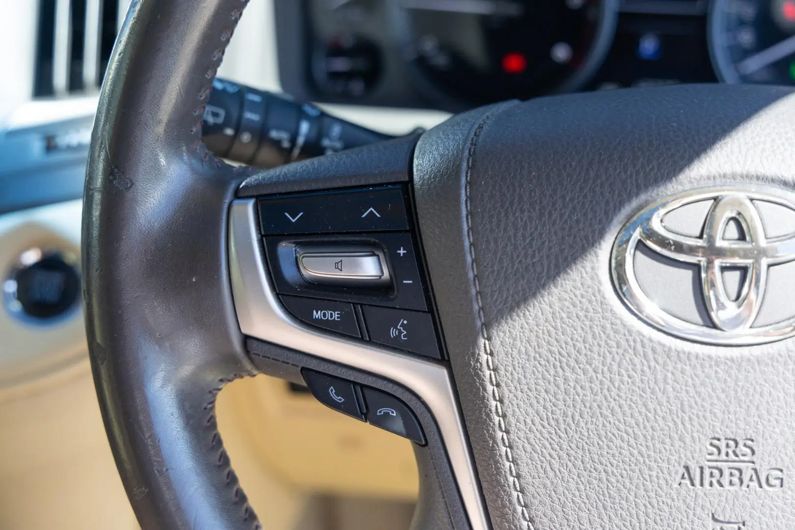 2017 Toyota Landcruiser Gallery Image 14