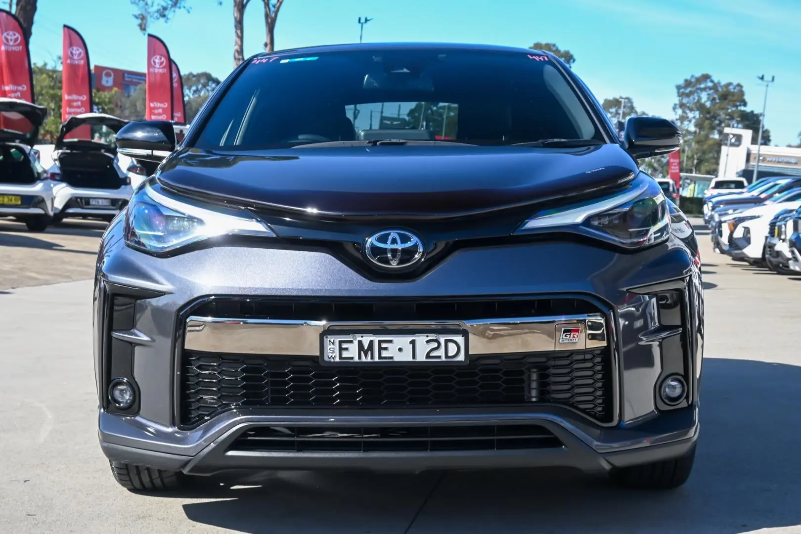 2021 Toyota C-HR Gallery Image 4
