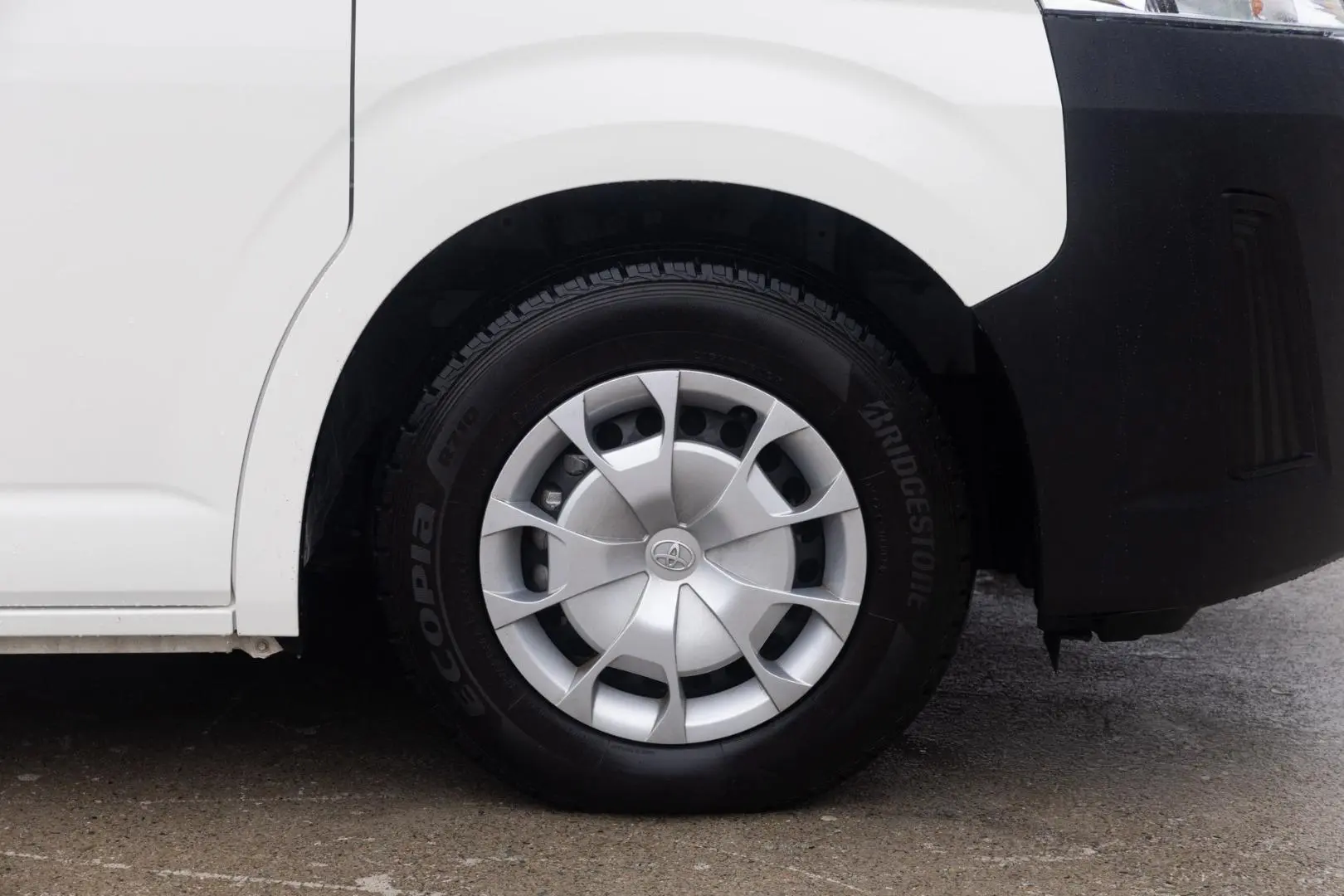 2023 Toyota Hiace Gallery Image 20