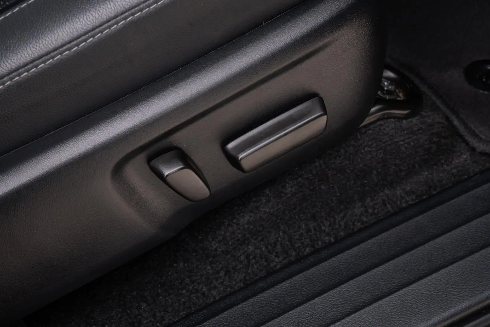 2023 Toyota Hilux Gallery Image 17