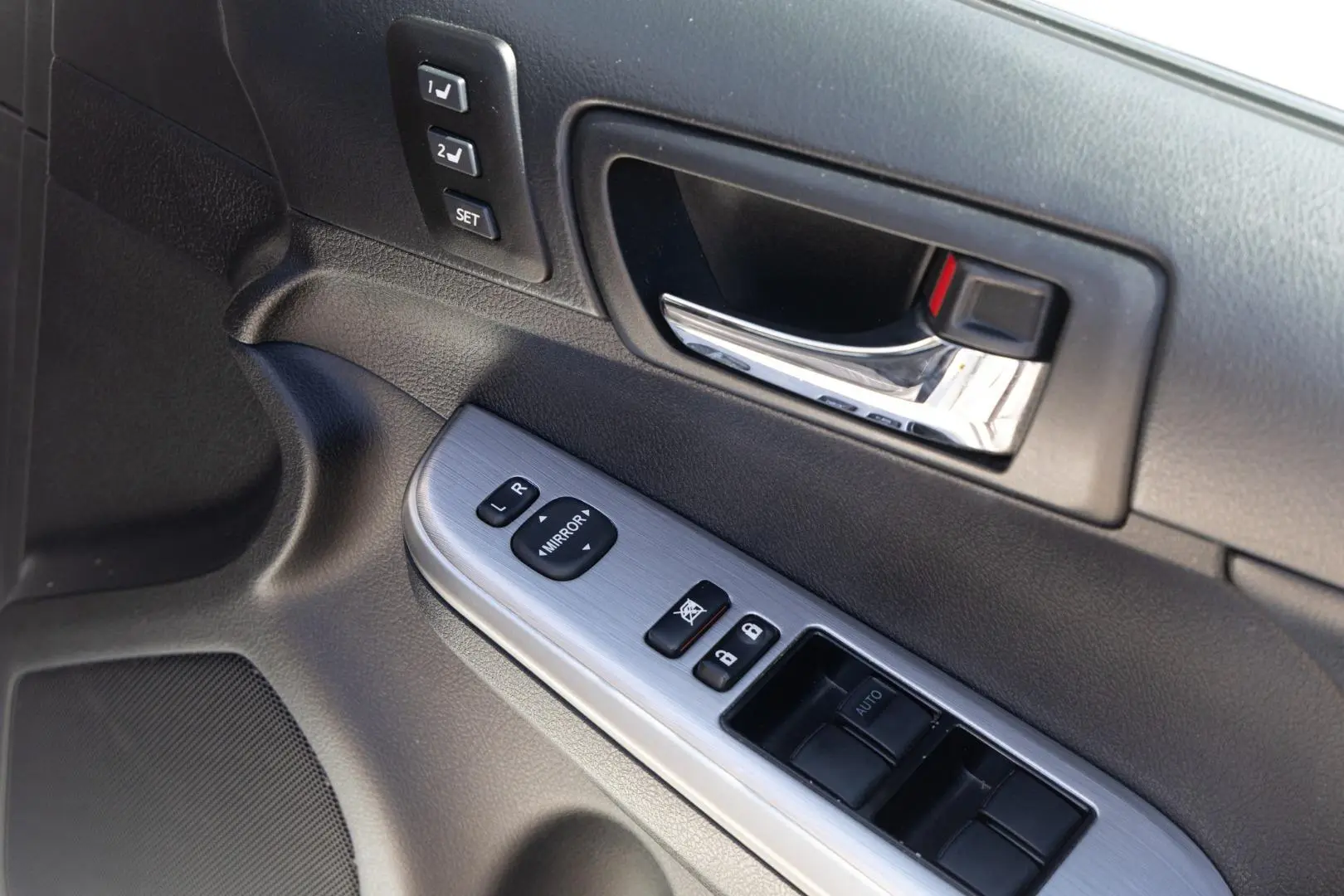 2014 Toyota Camry Gallery Image 18