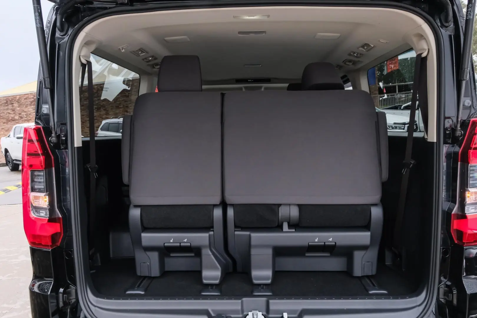 2023 Toyota Granvia Gallery Image 18