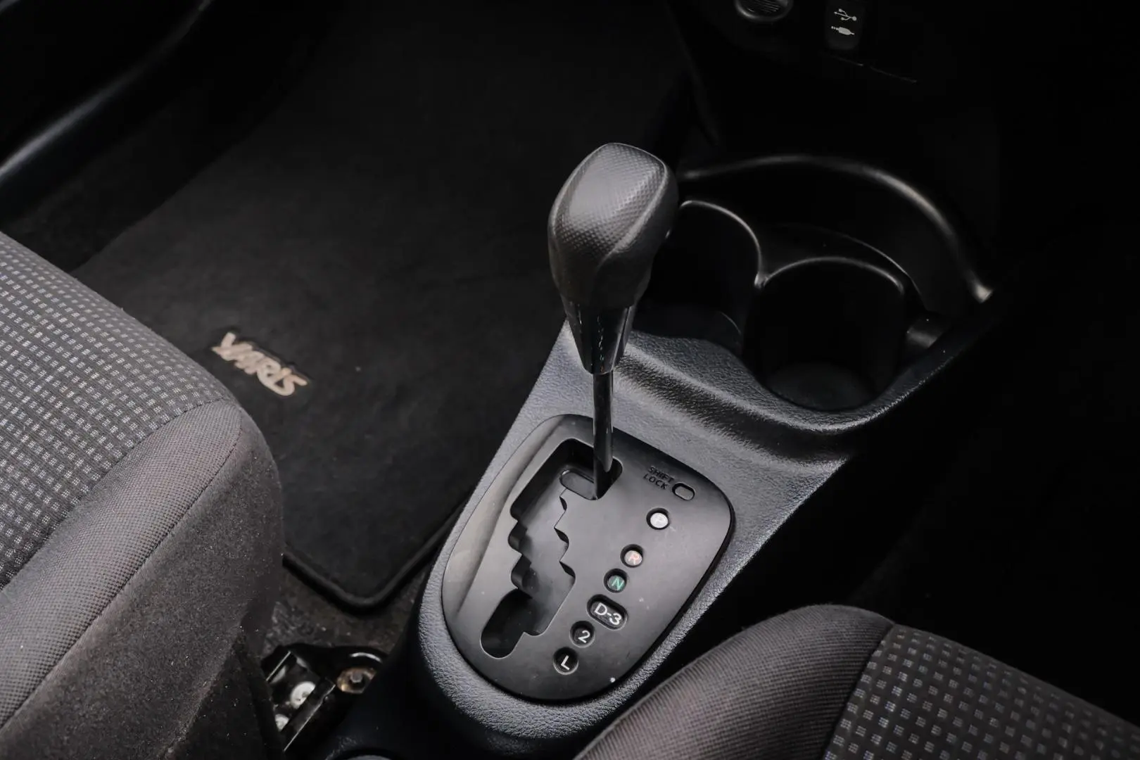 2016 Toyota Yaris Gallery Image 13