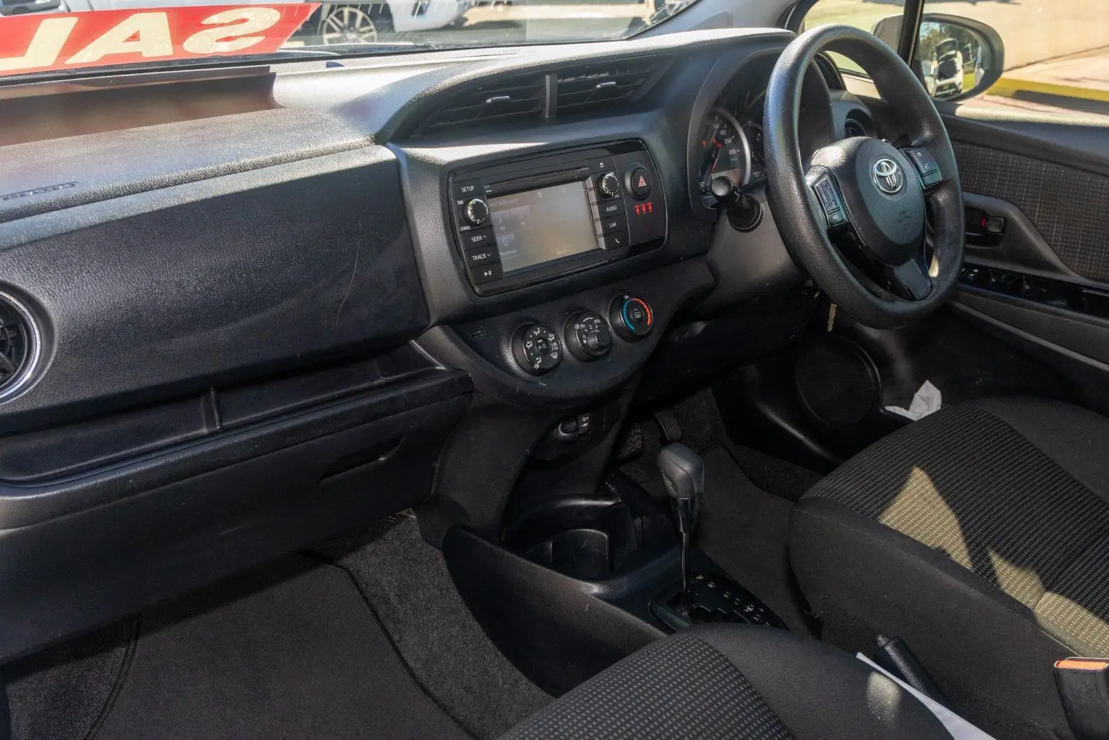 2019 Toyota Yaris Gallery Image 8