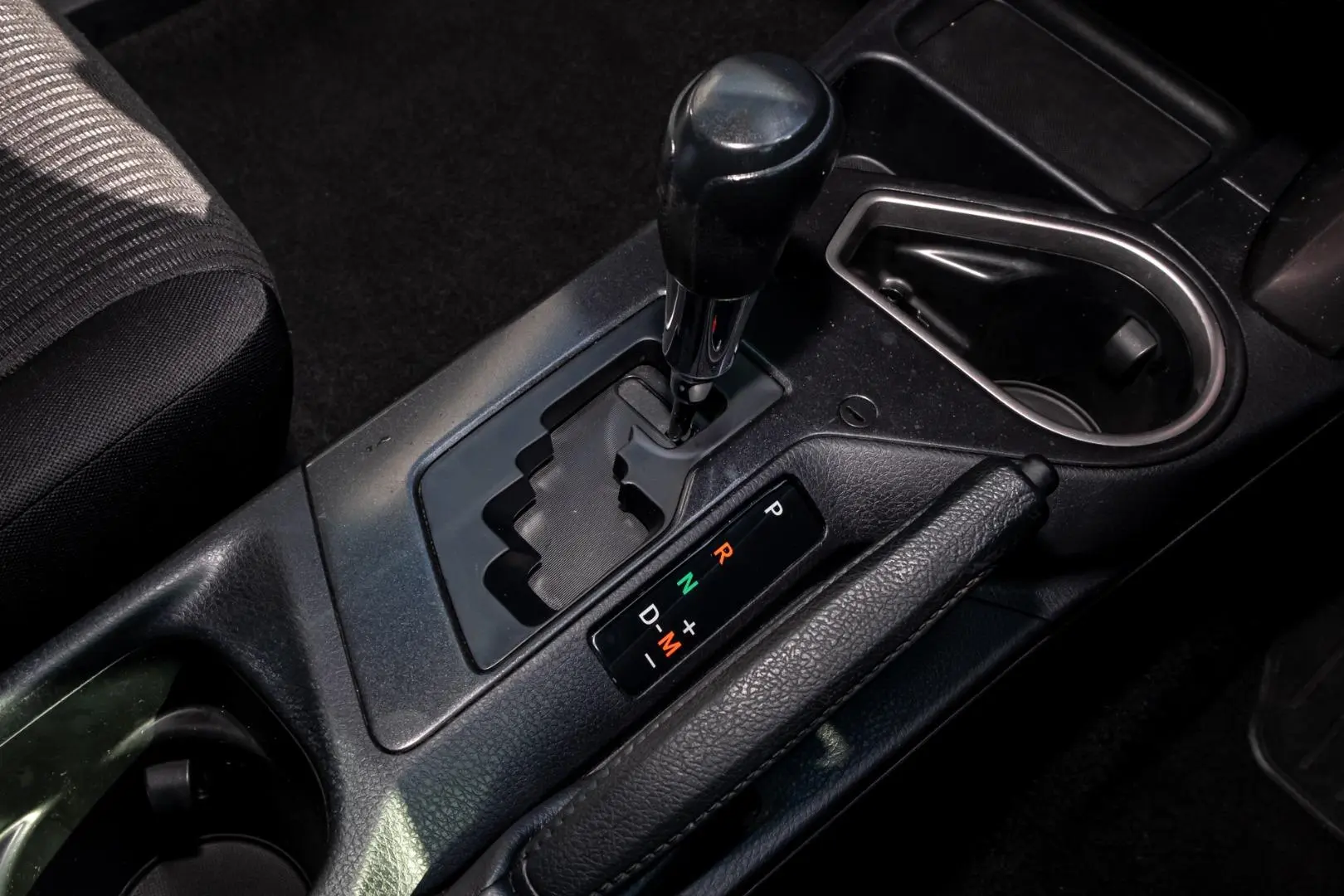 2016 Toyota RAV4 Gallery Image 17