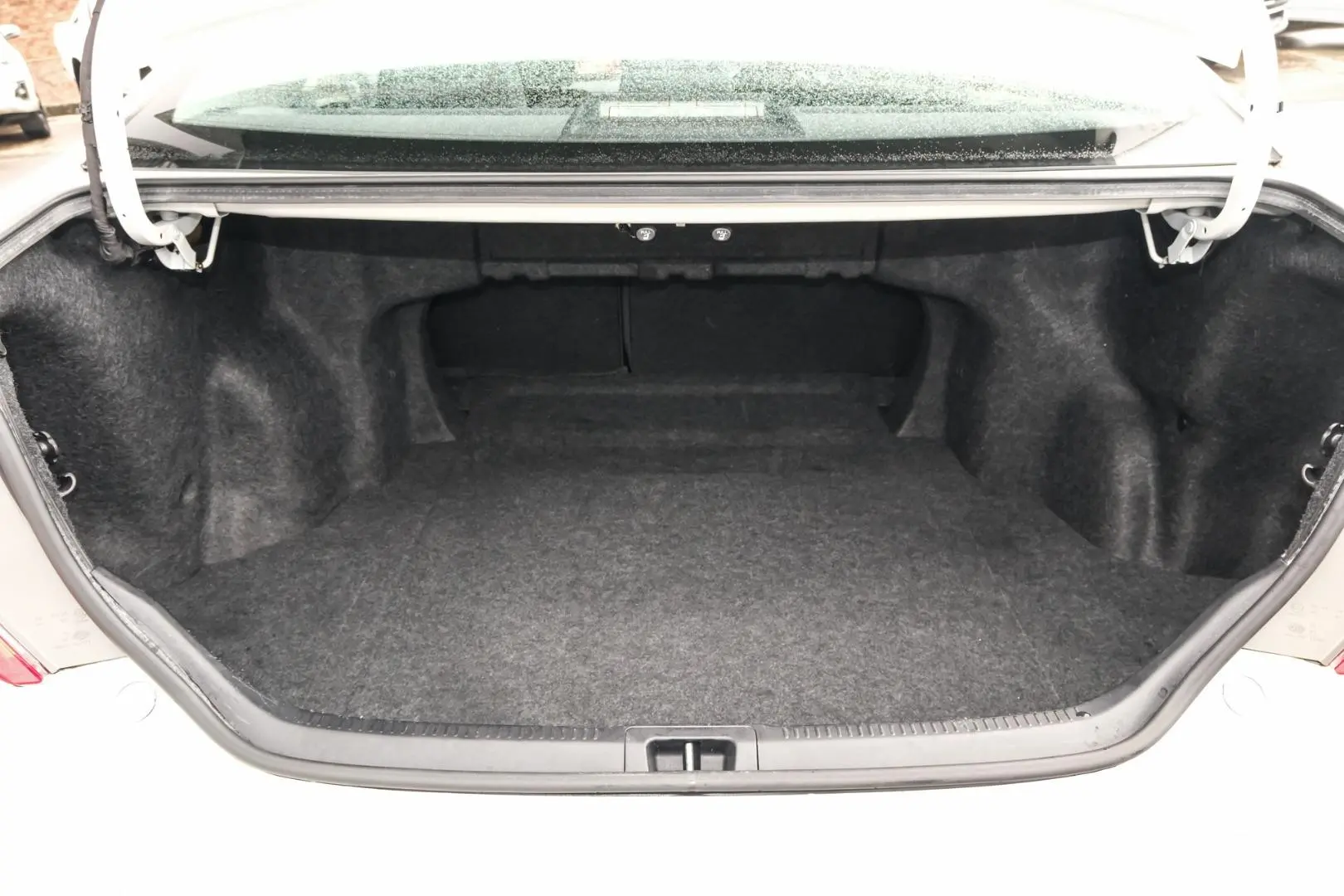 2012 Toyota Camry Gallery Image 17