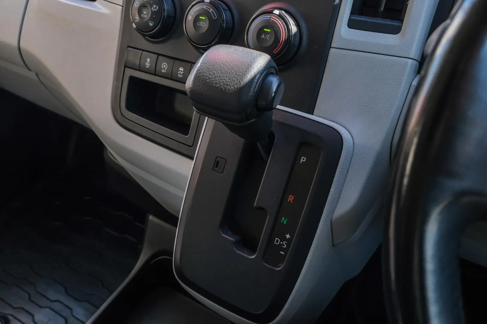 2022 Toyota Hiace Gallery Image 14