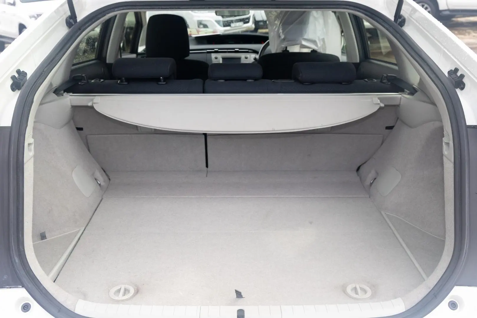 2012 Toyota Prius Gallery Image 18