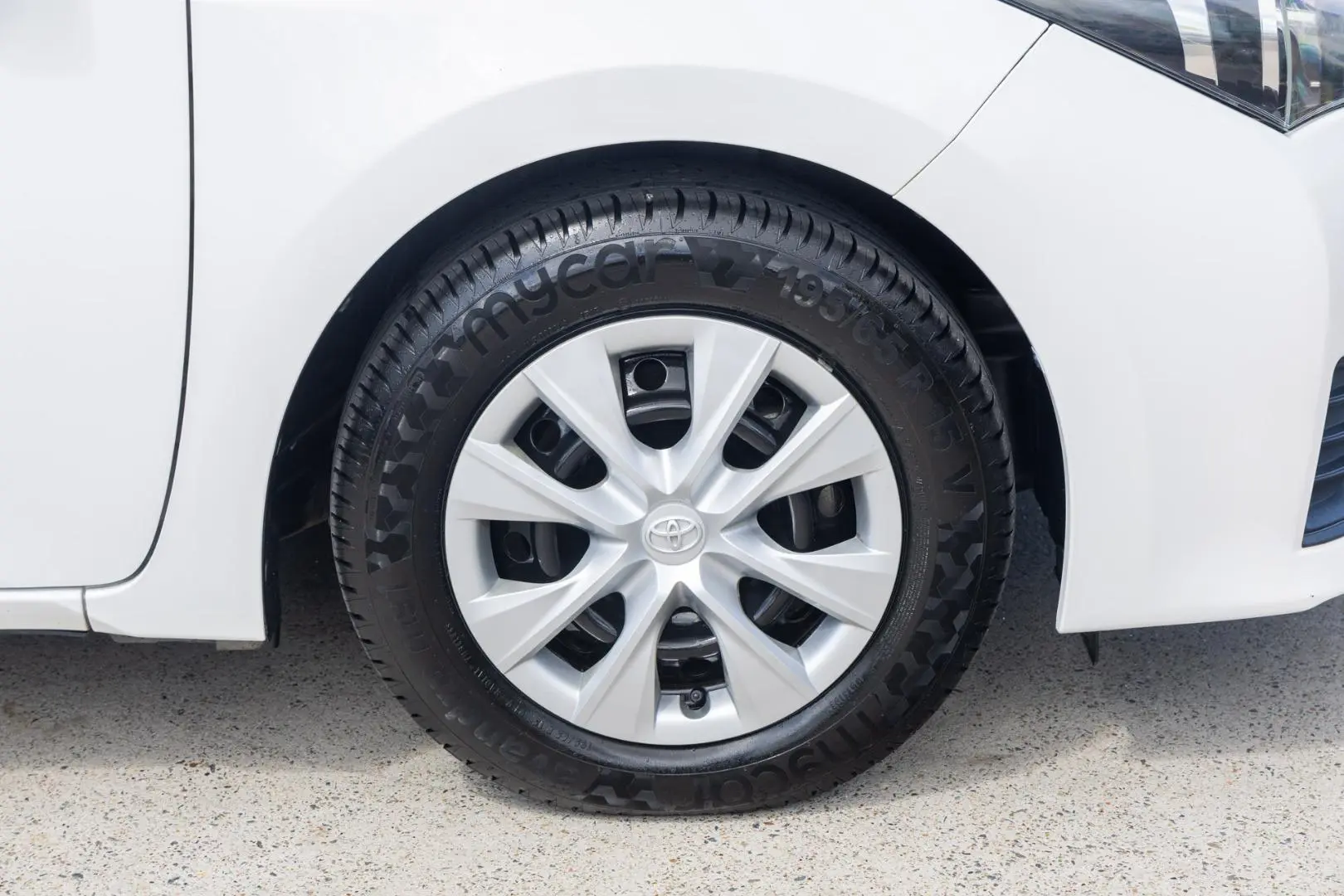 2016 Toyota Corolla Gallery Image 20