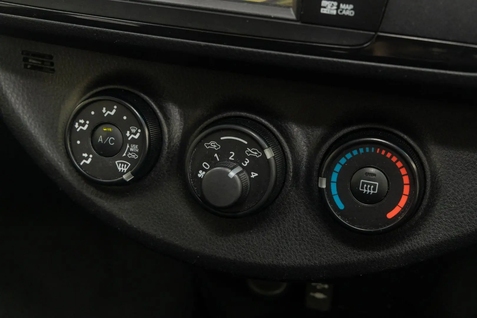 2017 Toyota Yaris Gallery Image 16