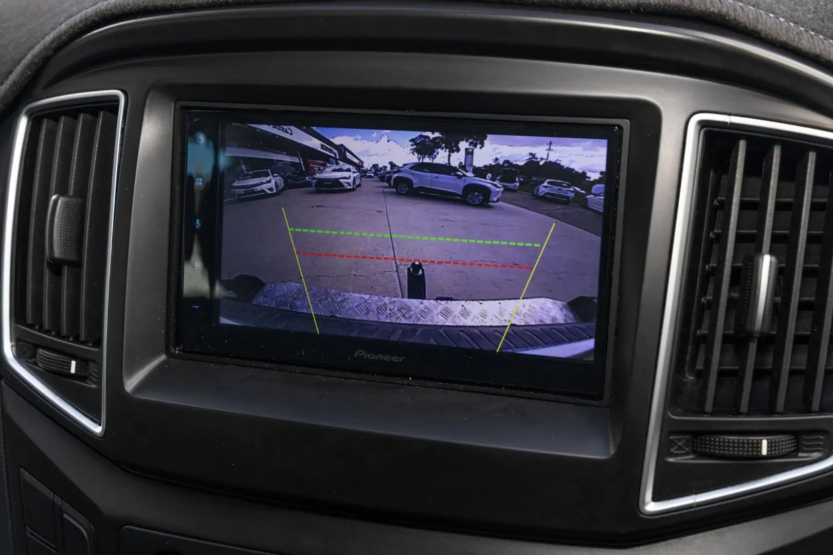 2017 Hyundai iLoad Gallery Image 15