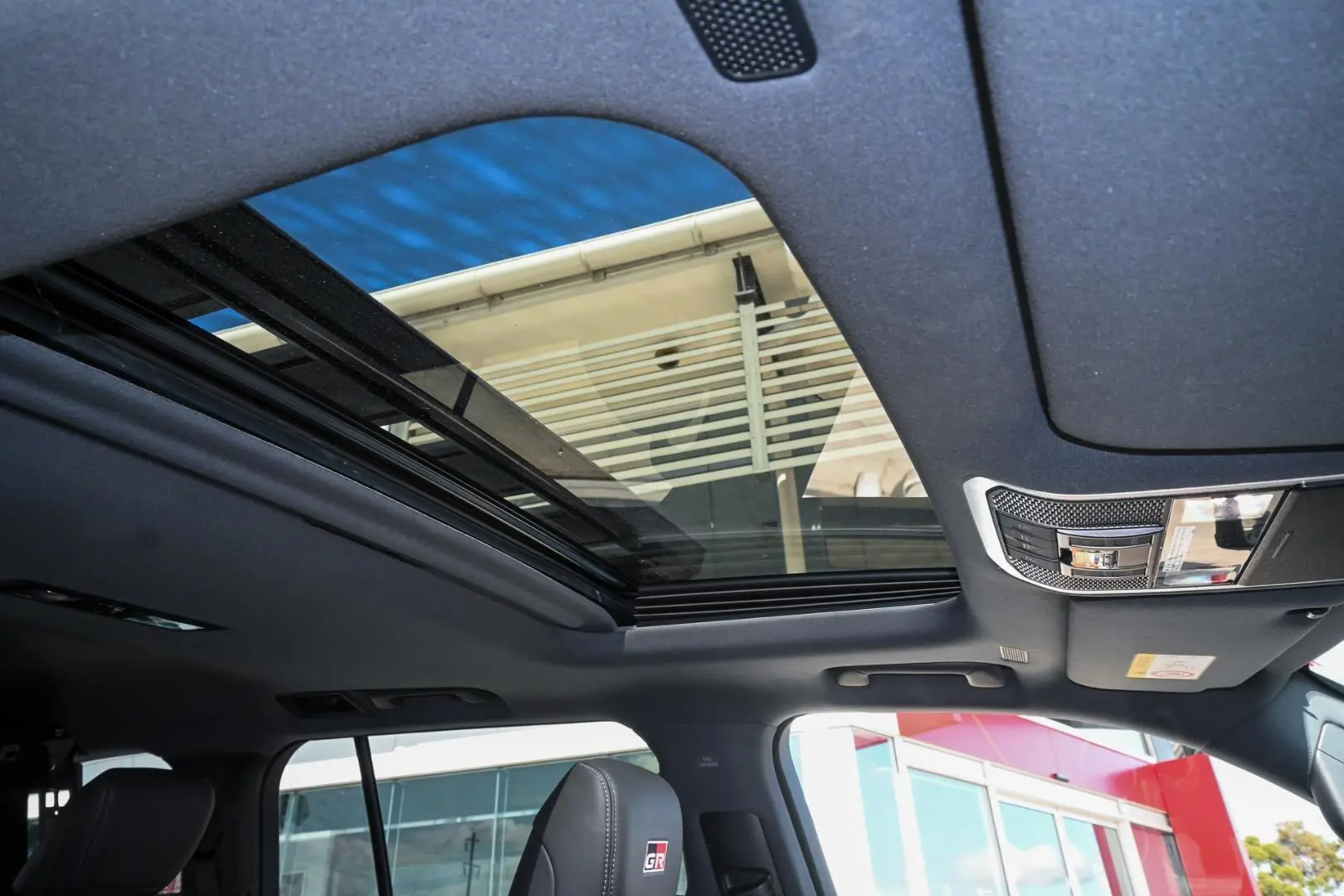 2022 Toyota Landcruiser Gallery Image 11