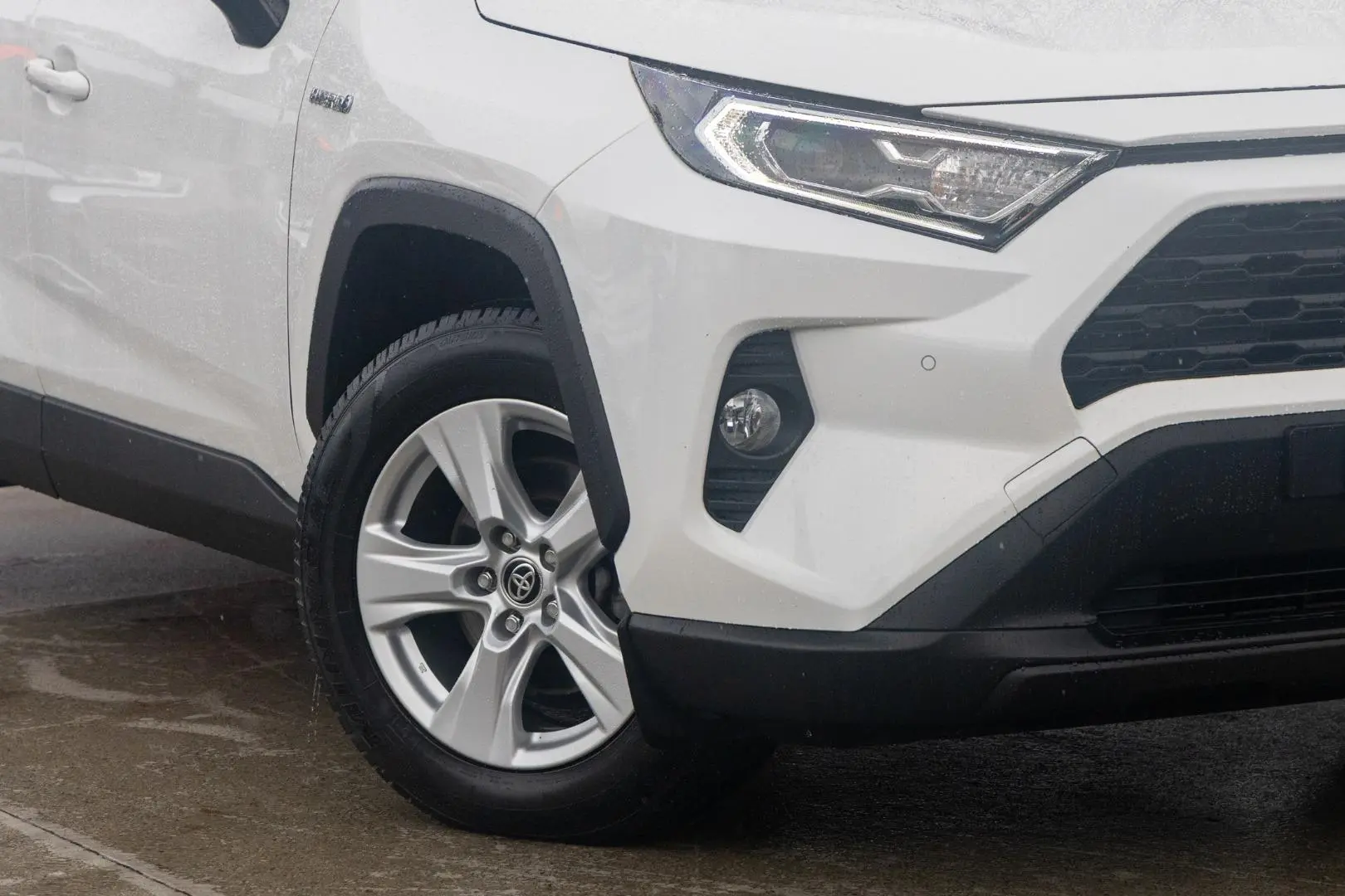 2020 Toyota RAV4 Gallery Image 6