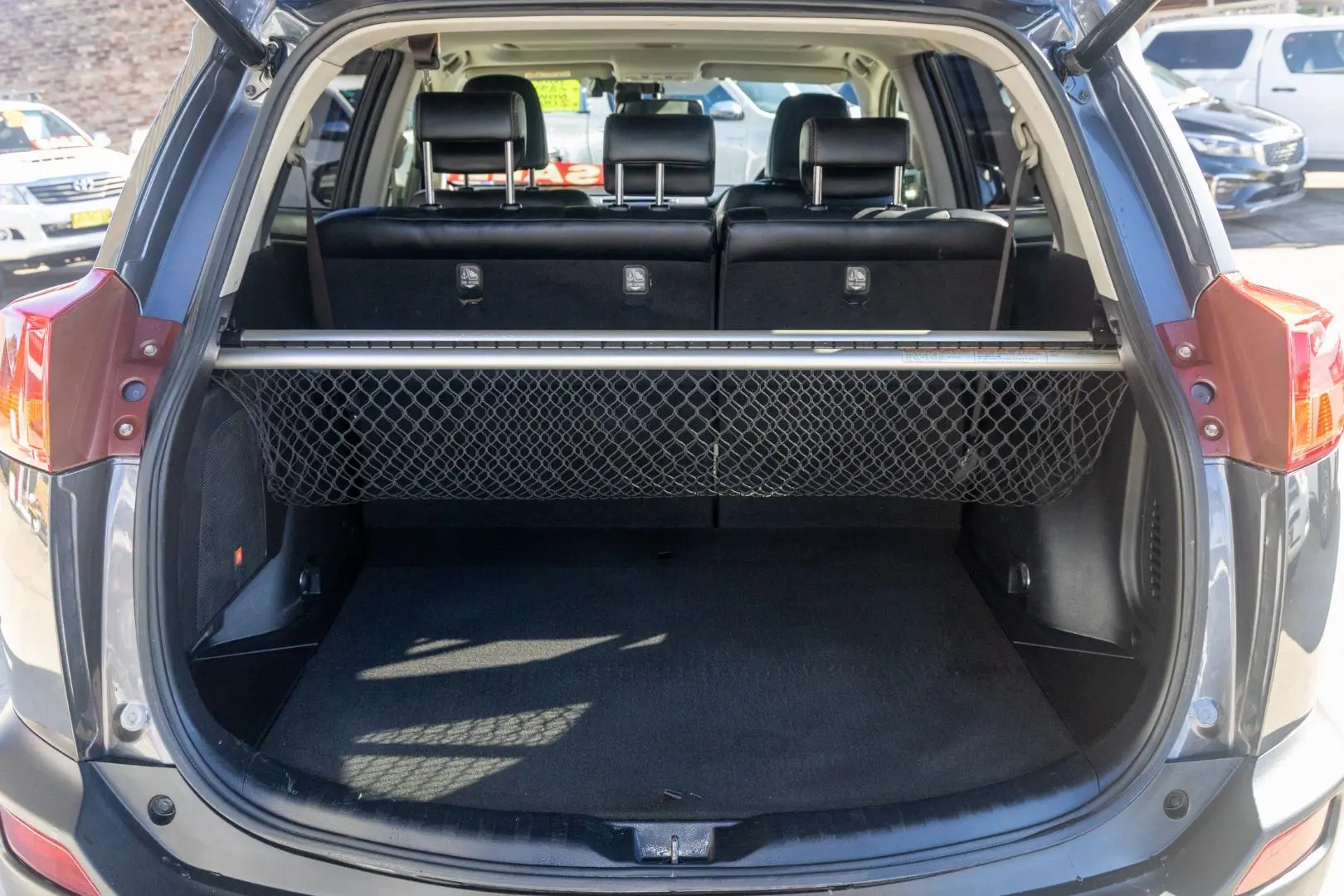 2014 Toyota RAV4 Gallery Image 19