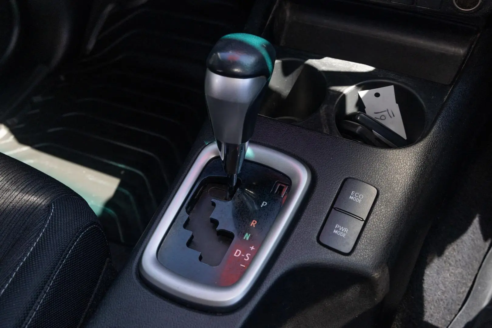 2018 Toyota Hilux Gallery Image 17