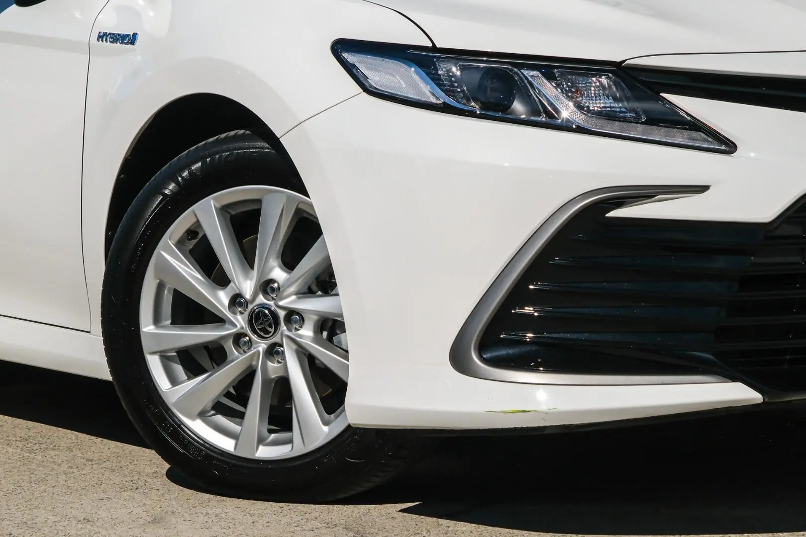 2024 Toyota Camry Gallery Image 6