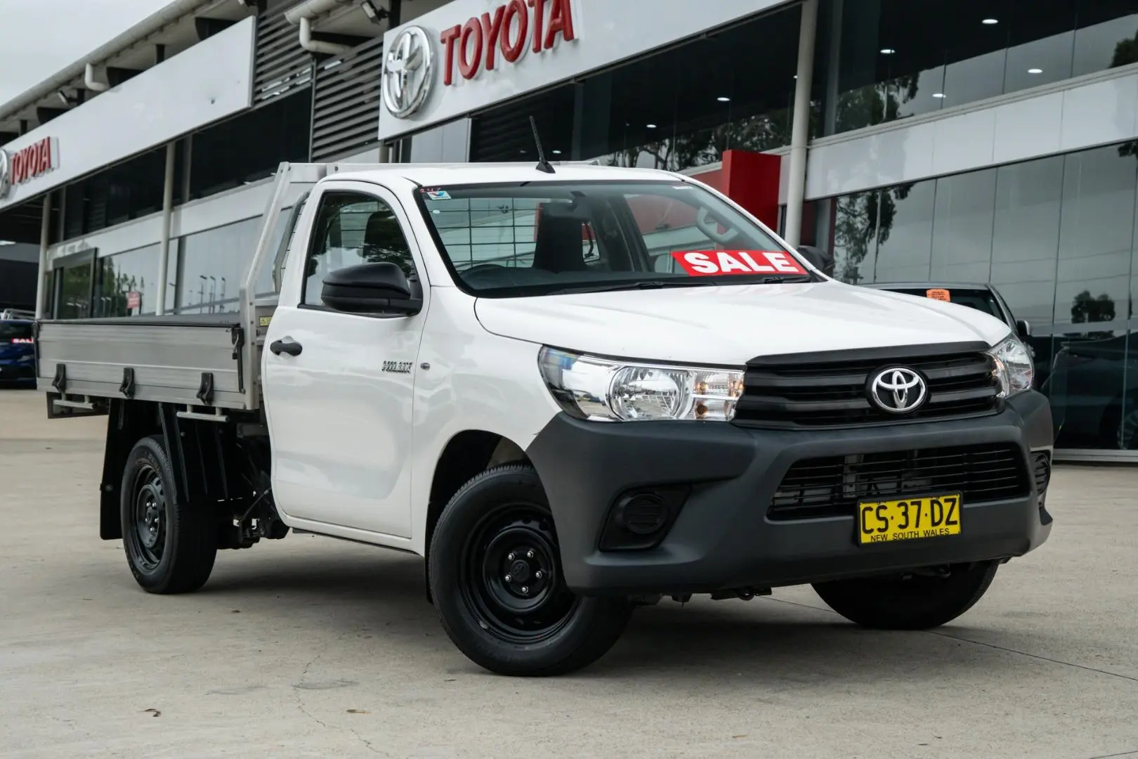 2018 Toyota Hilux Gallery Image 1