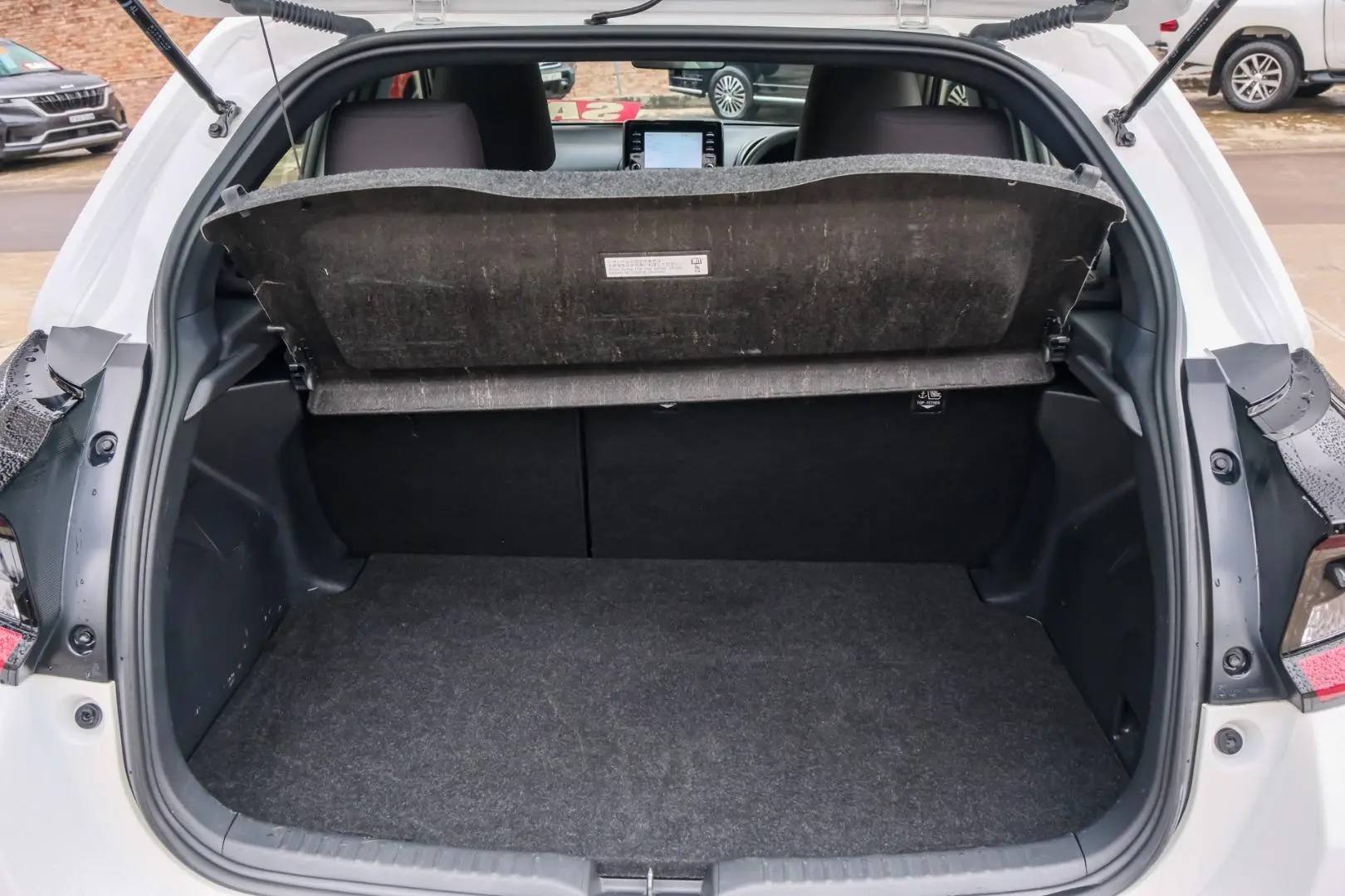 2022 Toyota Yaris Gallery Image 18