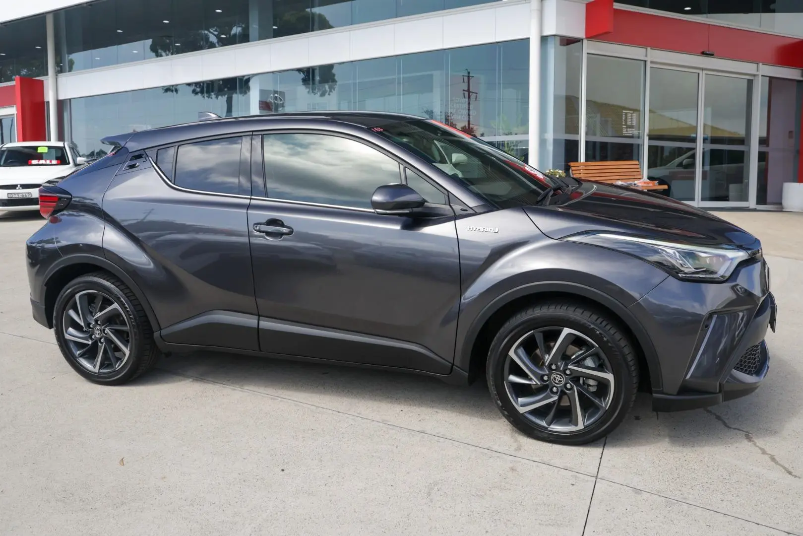 2022 Toyota C-Hr Gallery Image 3