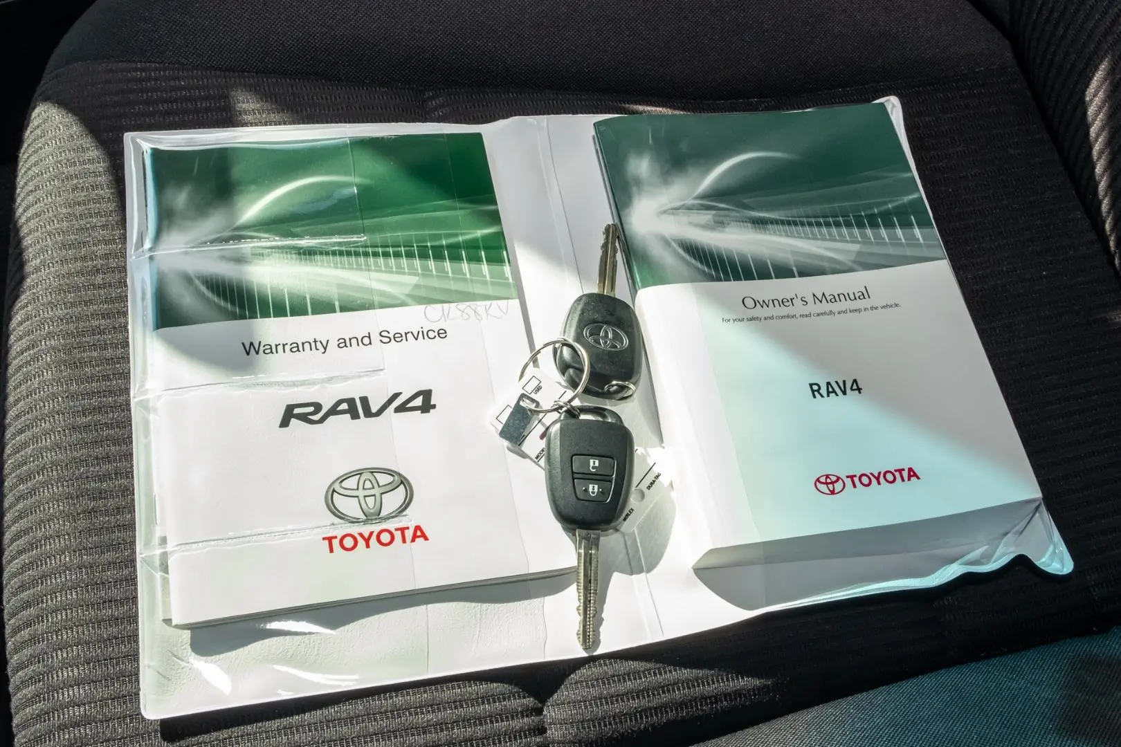 2016 Toyota RAV4 Gallery Image 22