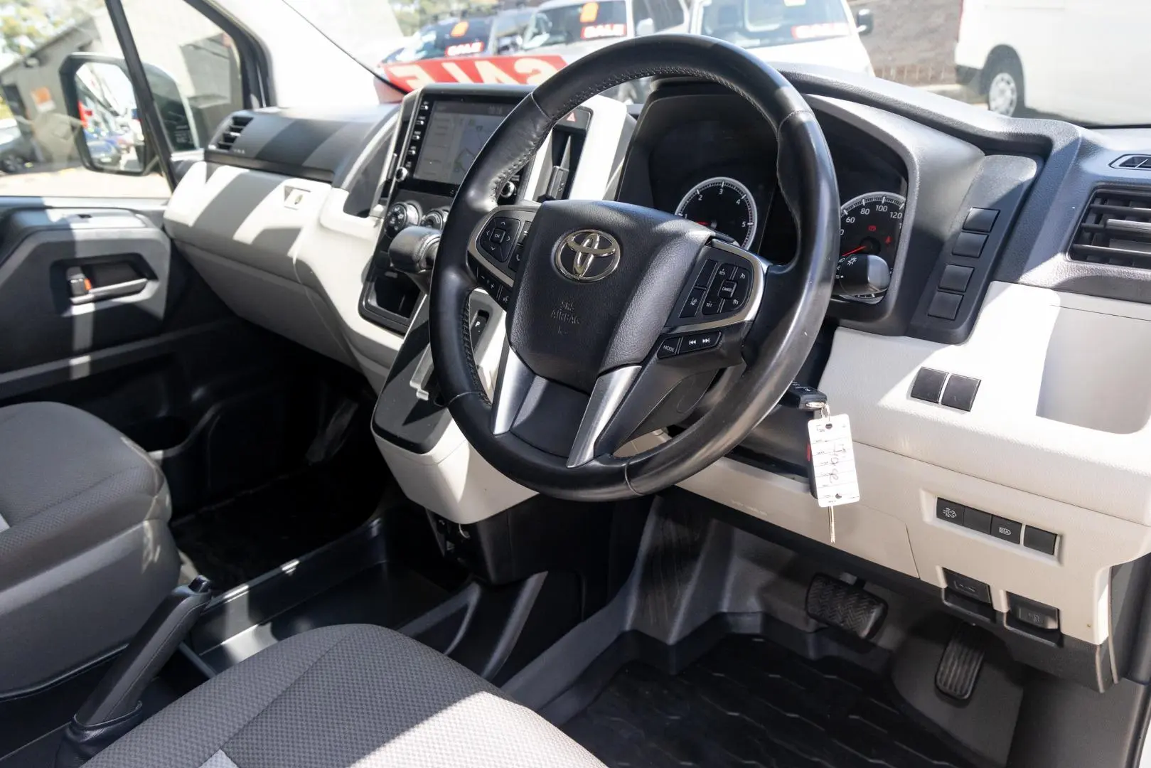 2020 Toyota Hiace Gallery Image 7