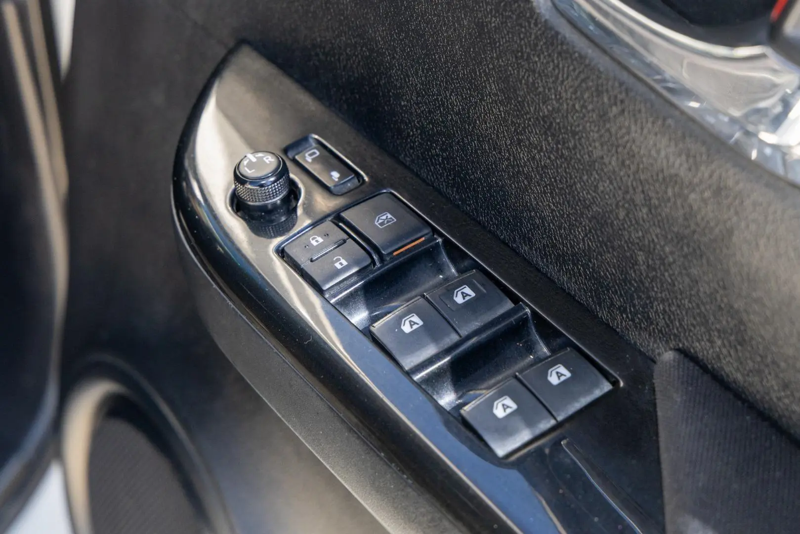 2018 Toyota Hilux Gallery Image 19