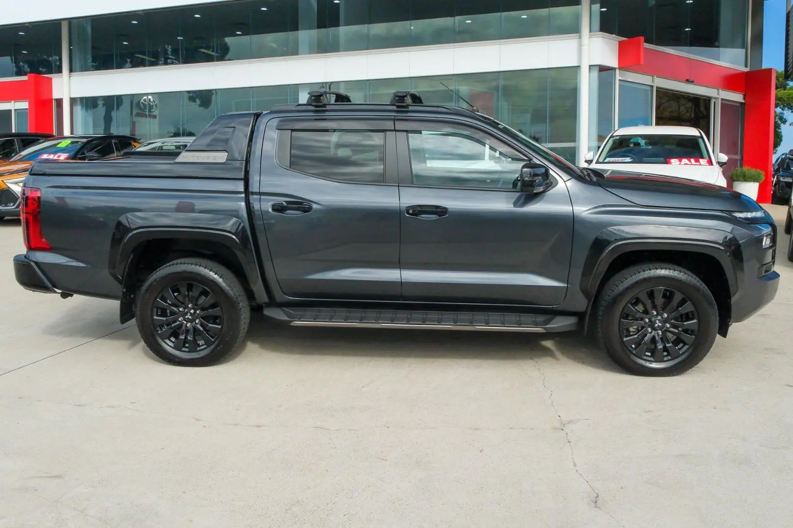 2024 Mitsubishi Triton Gallery Image 3