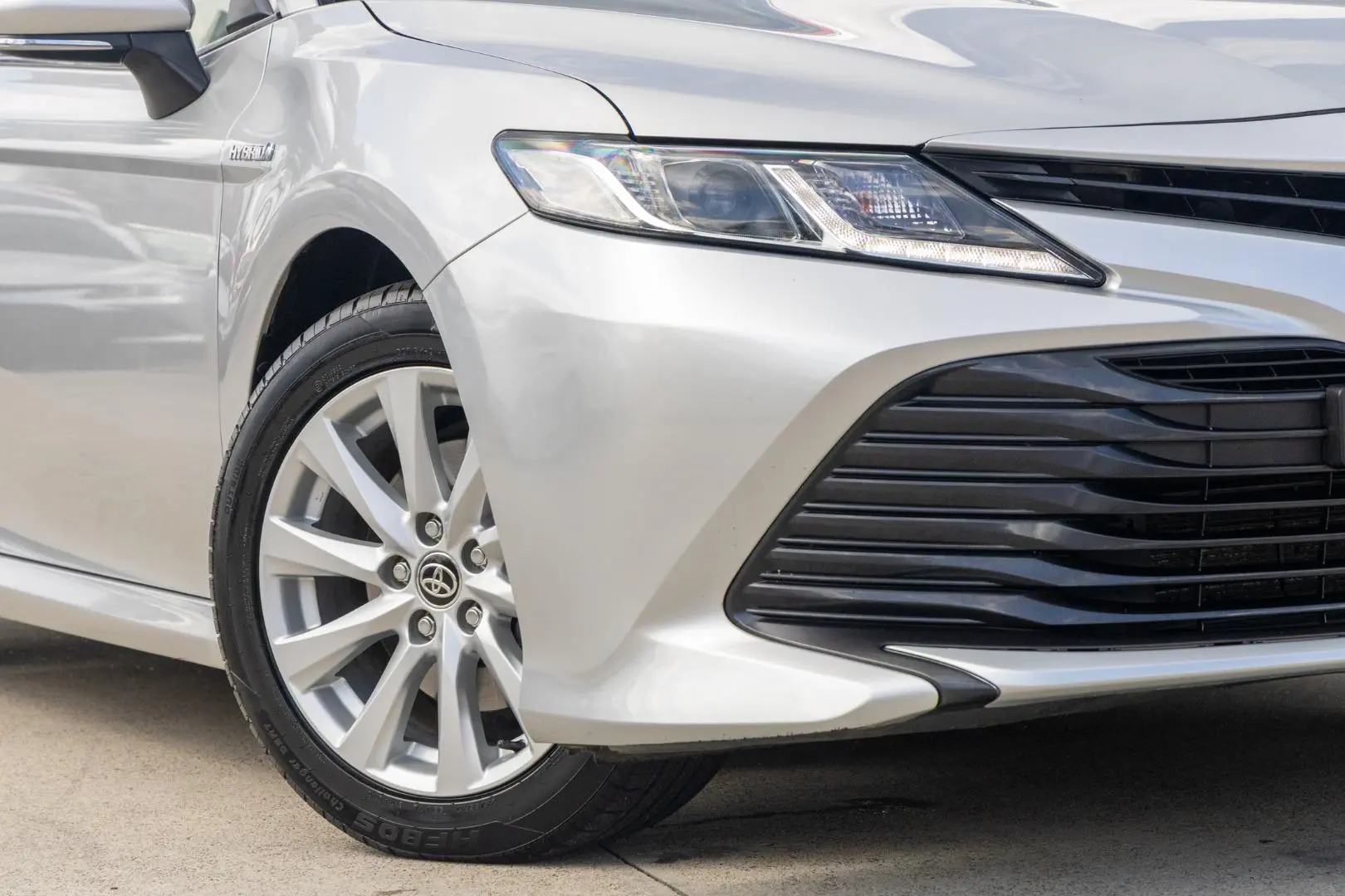 2020 Toyota Camry Gallery Image 6