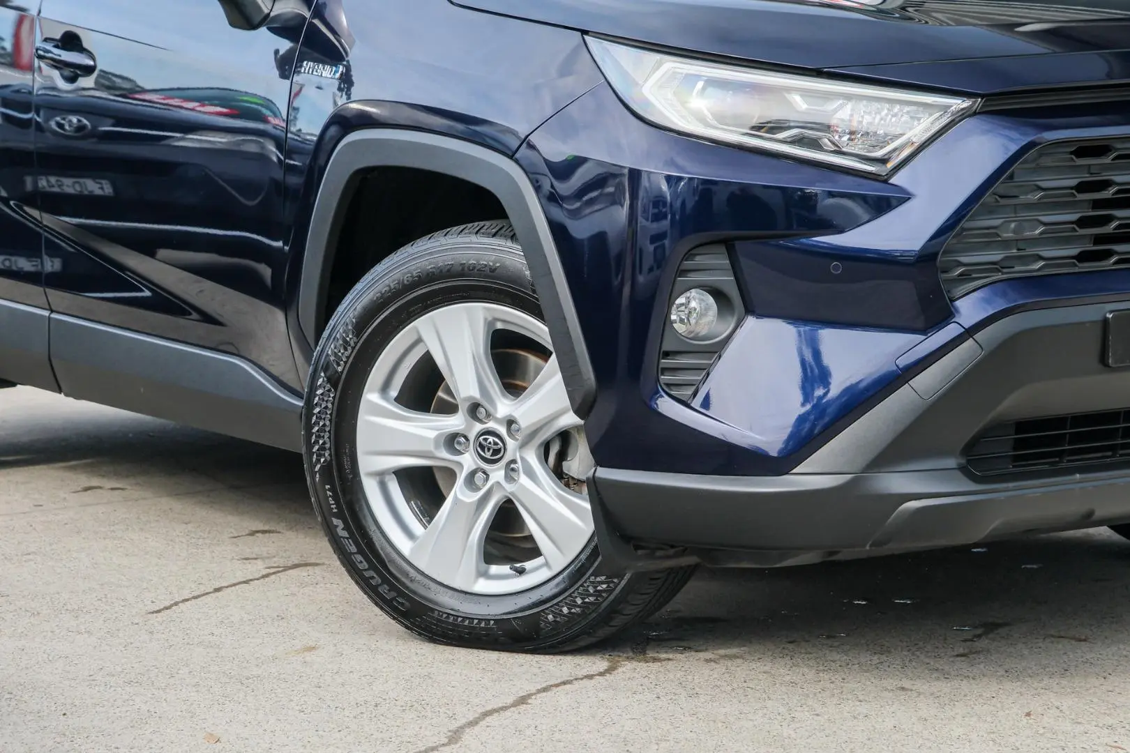 2019 Toyota RAV4 Gallery Image 6