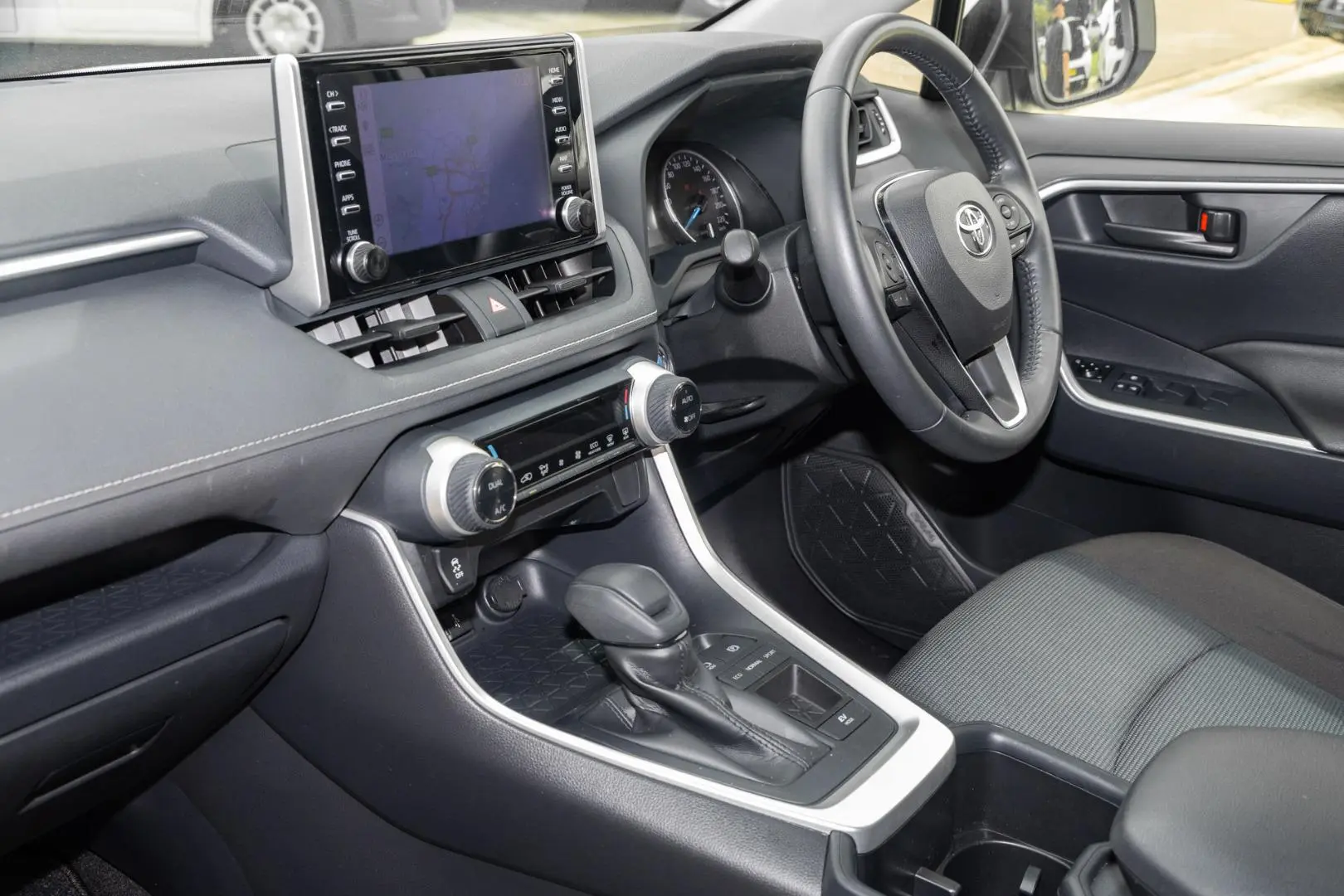 2022 Toyota RAV4 Gallery Image 8