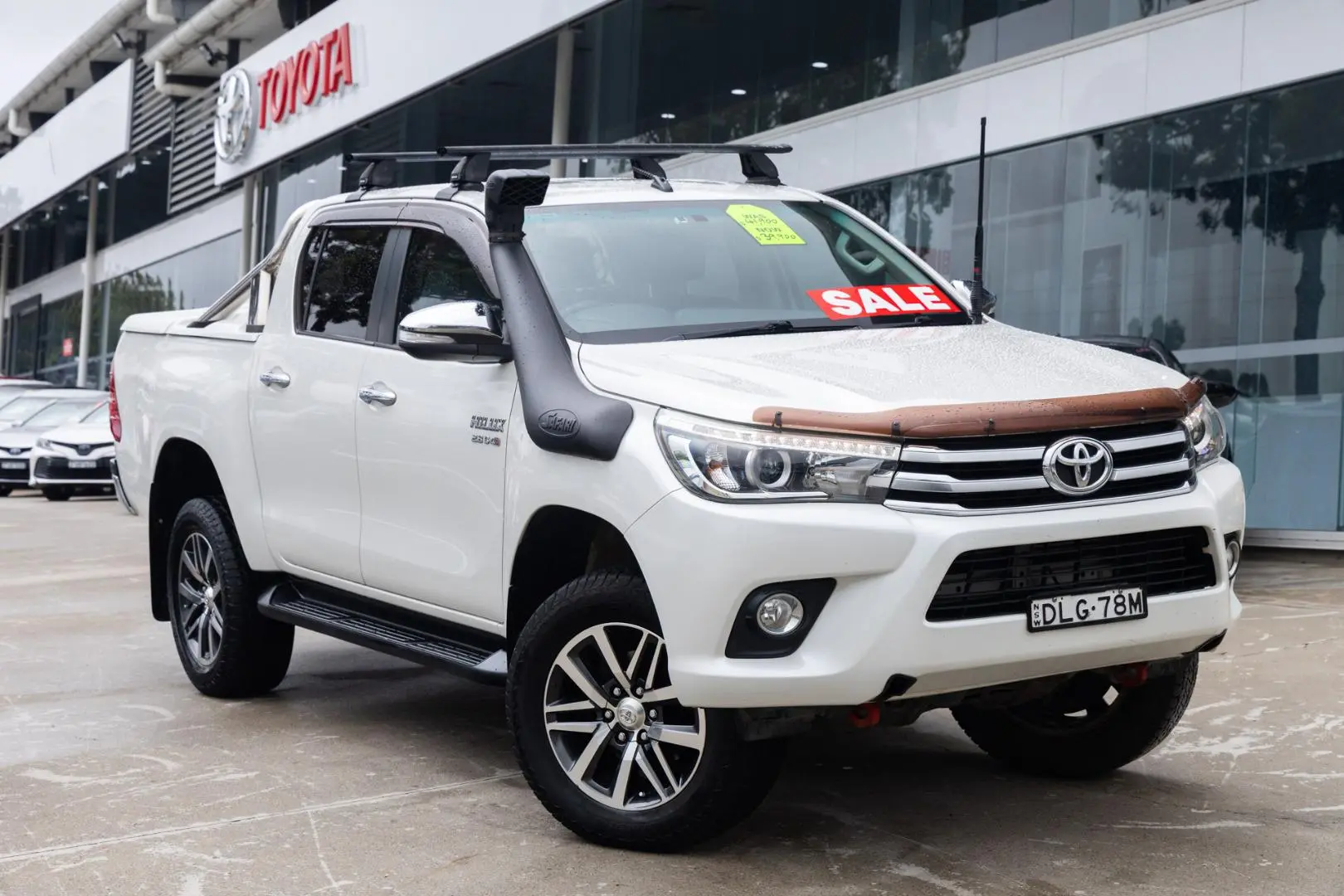 2016 Toyota Hilux Gallery Image 1
