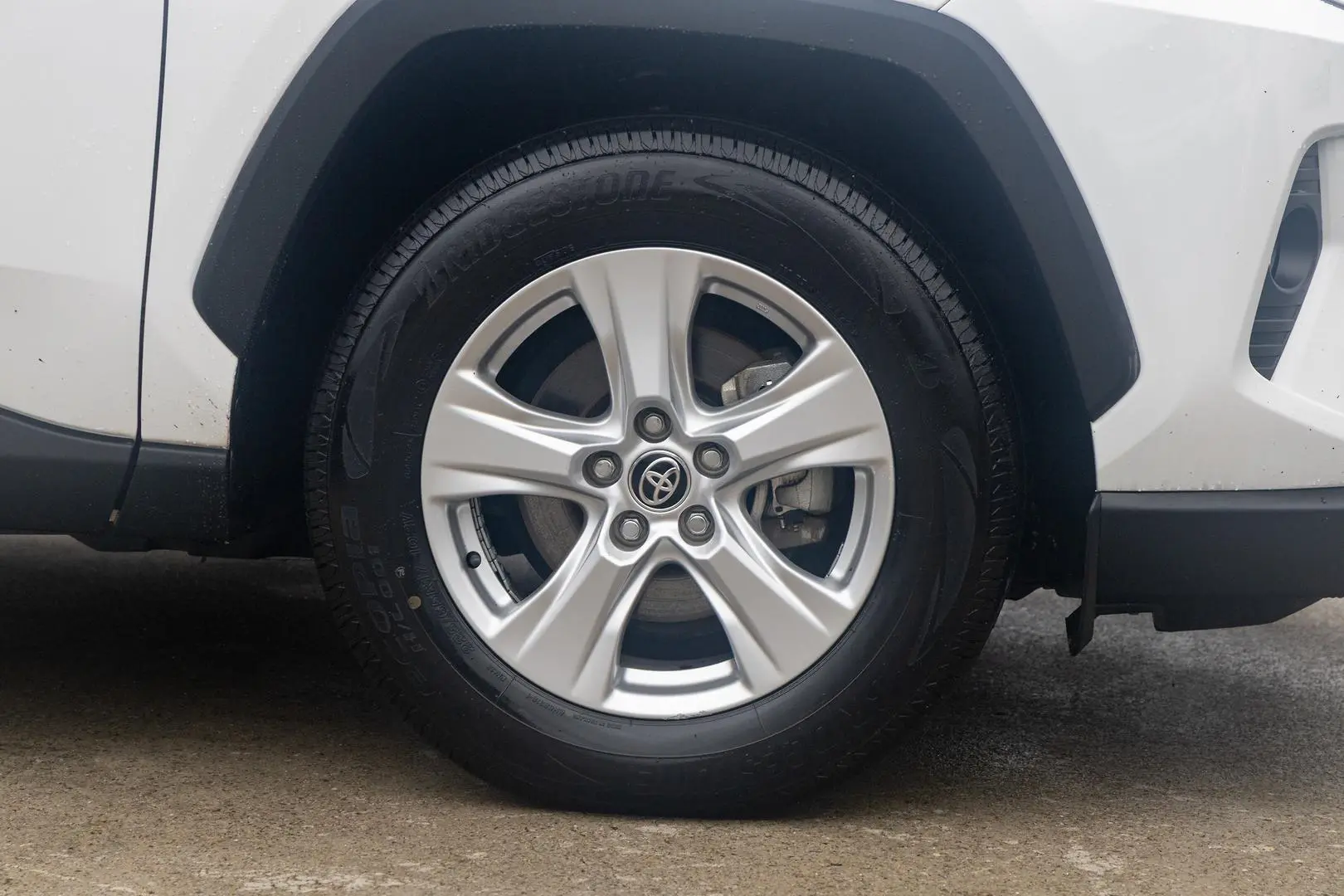 2019 Toyota RAV4 Gallery Image 10