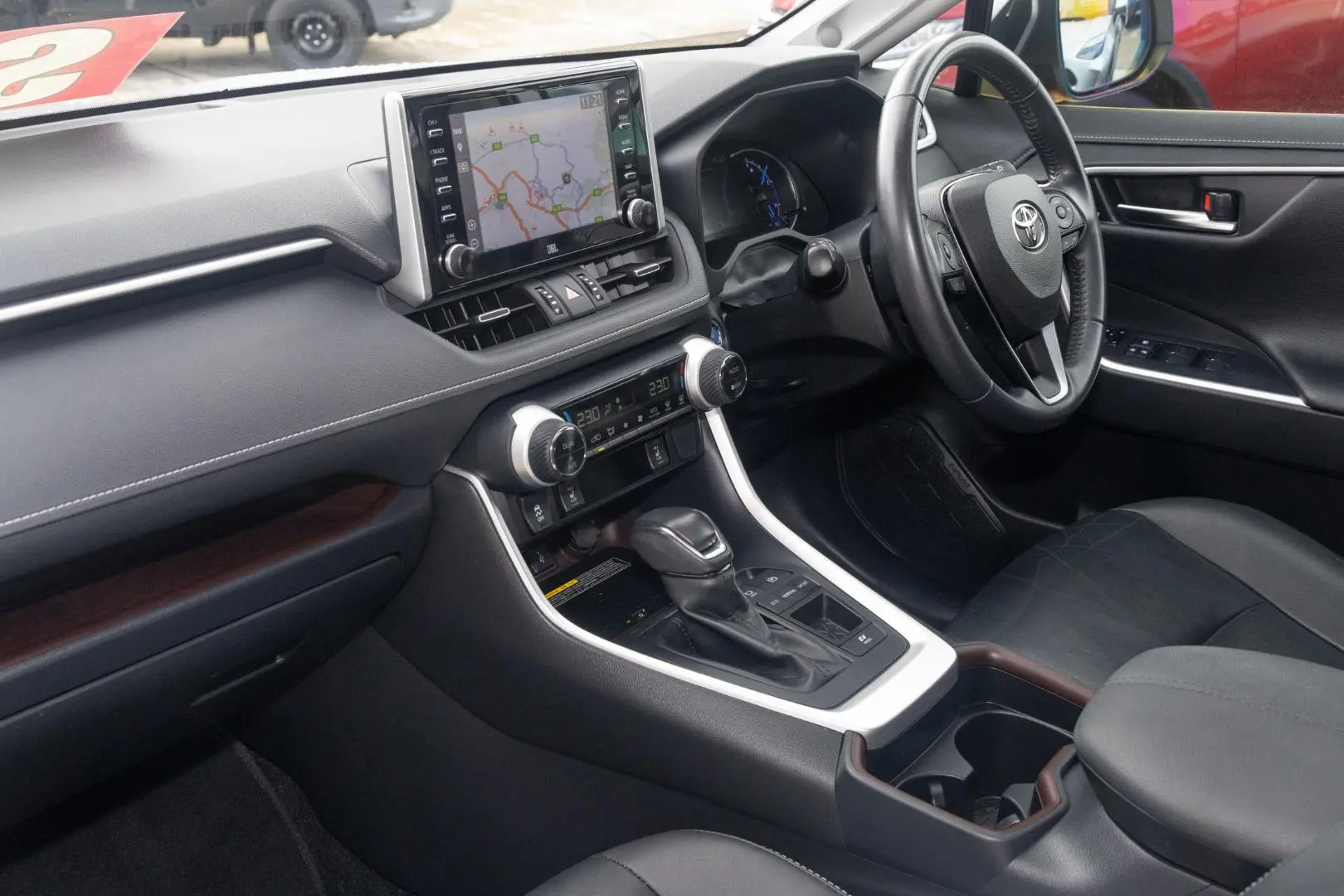 2020 Toyota RAV4 Gallery Image 8