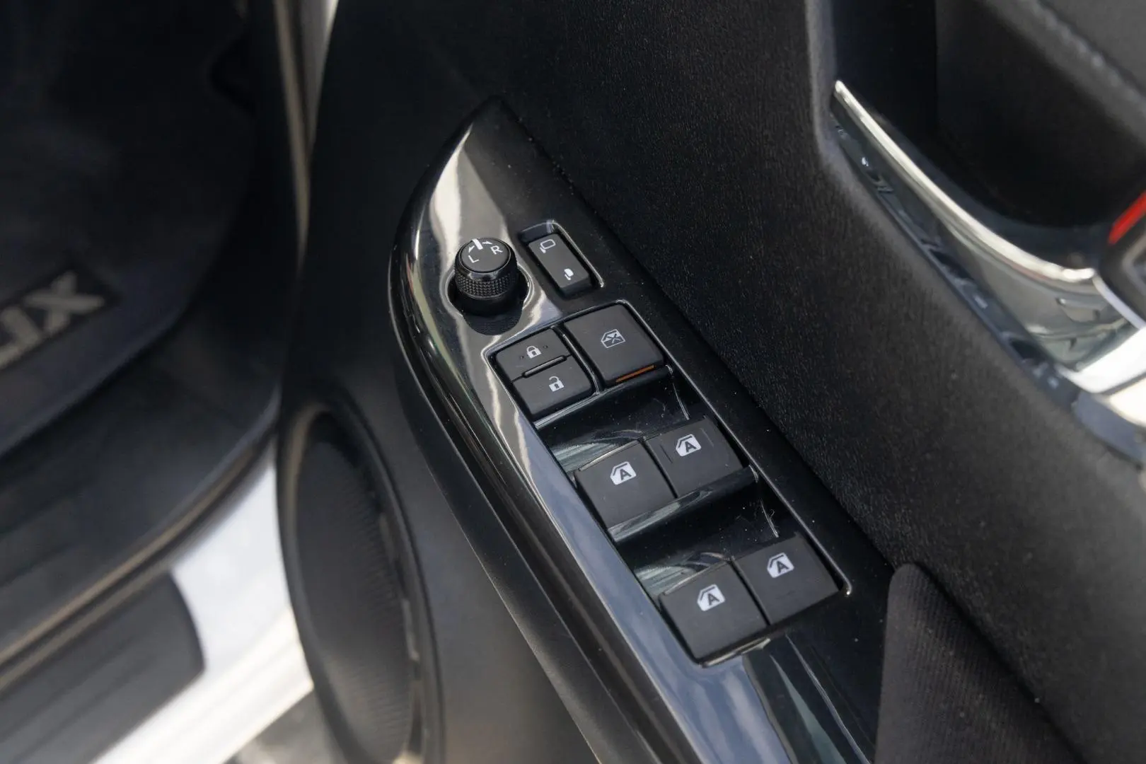 2018 Toyota Hilux Gallery Image 18