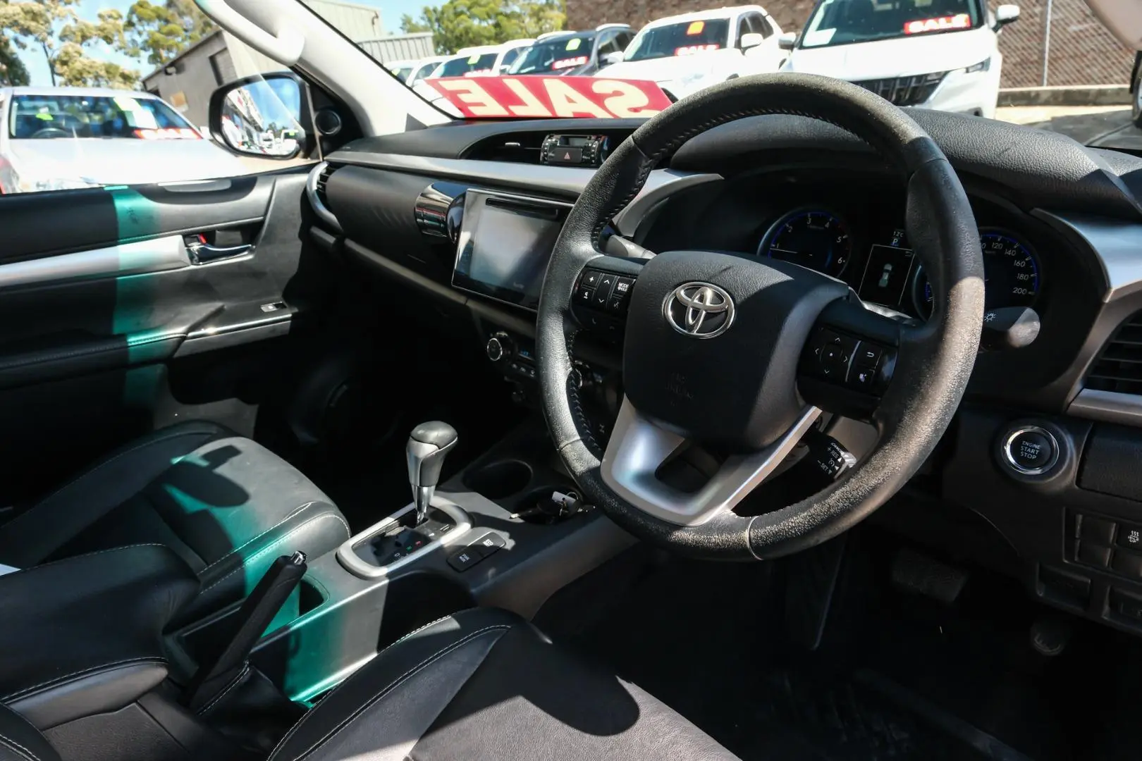 2016 Toyota Hilux Gallery Image 7