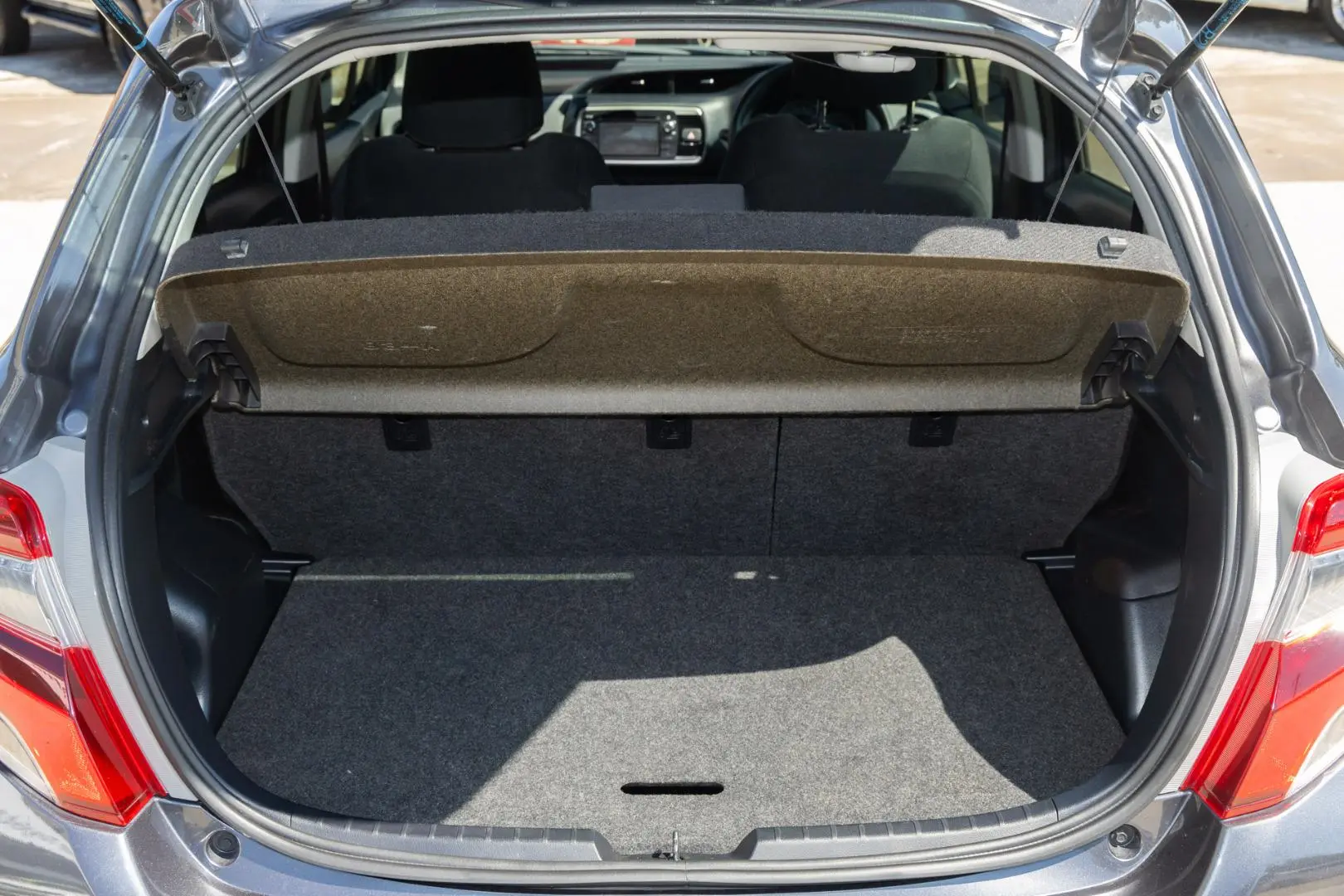 2014 Toyota Yaris Gallery Image 18